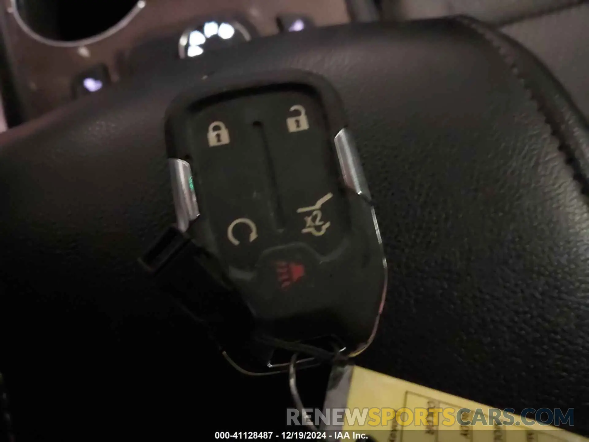 11 Photograph of a damaged car 1GKKNRL48MZ205827 GMC ACADIA 2021