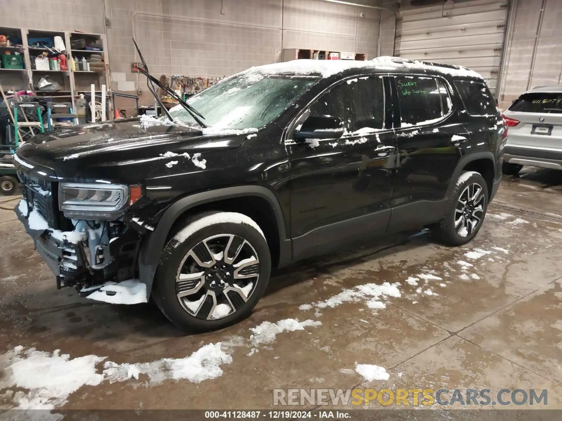 2 Photograph of a damaged car 1GKKNRL48MZ205827 GMC ACADIA 2021