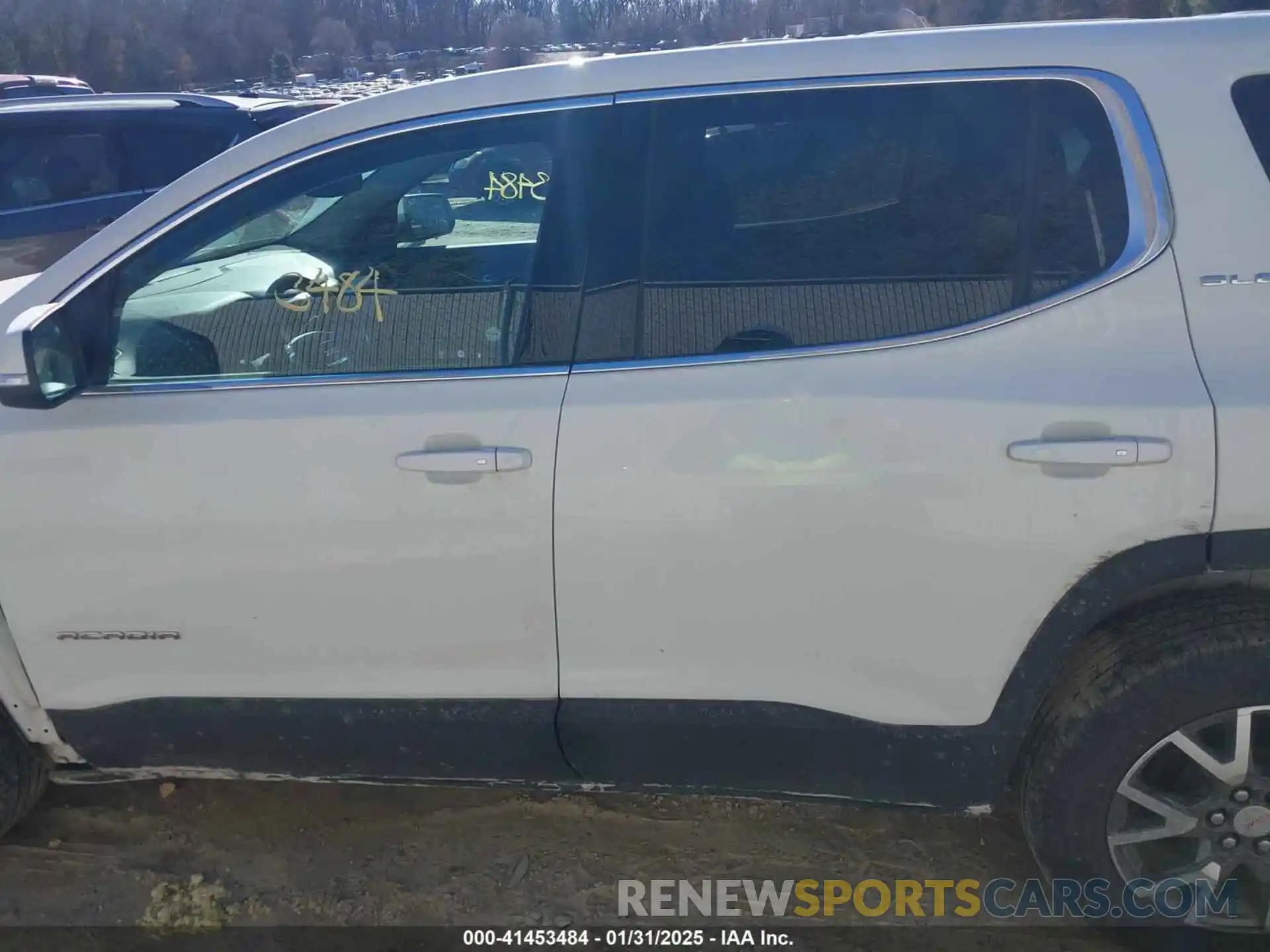 14 Photograph of a damaged car 1GKKNRL49MZ161241 GMC ACADIA 2021