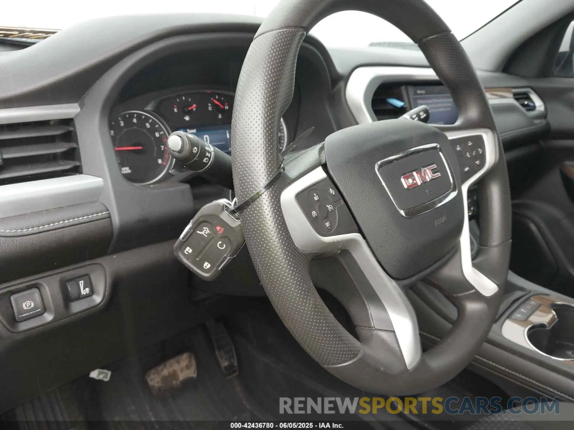 11 Photograph of a damaged car 1GKKNRL4XMZ196175 GMC ACADIA 2021