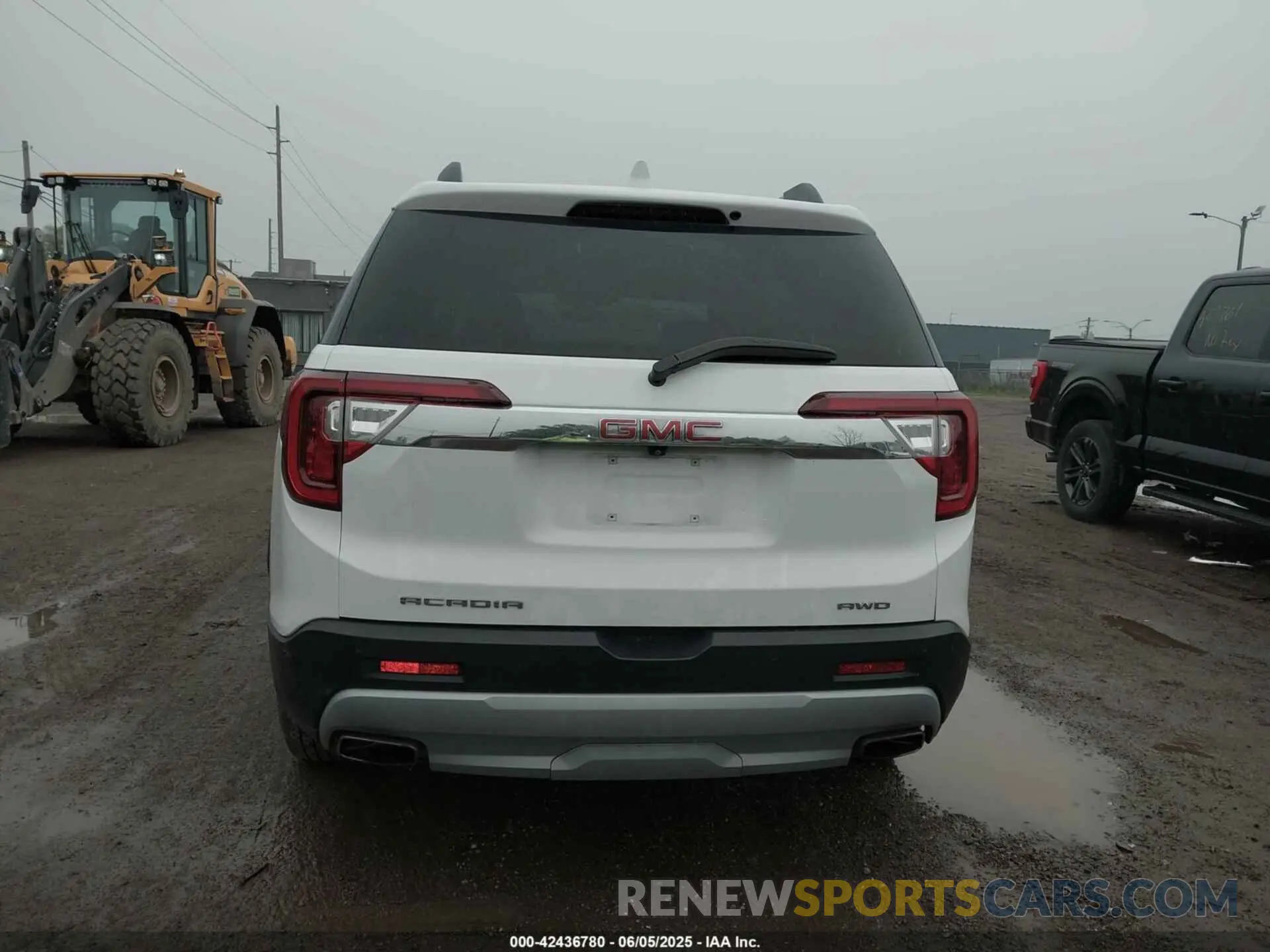 16 Photograph of a damaged car 1GKKNRL4XMZ196175 GMC ACADIA 2021