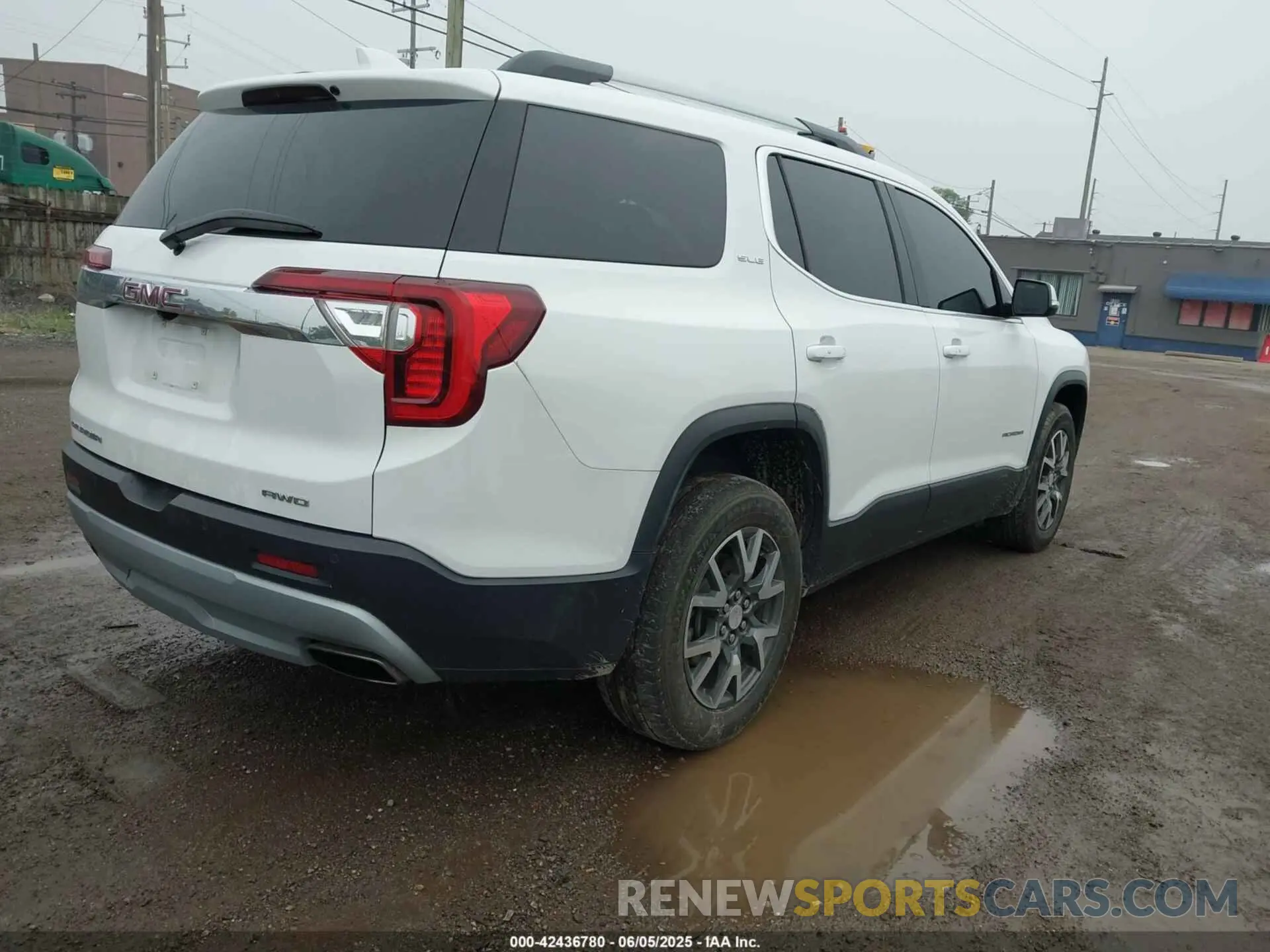 4 Photograph of a damaged car 1GKKNRL4XMZ196175 GMC ACADIA 2021