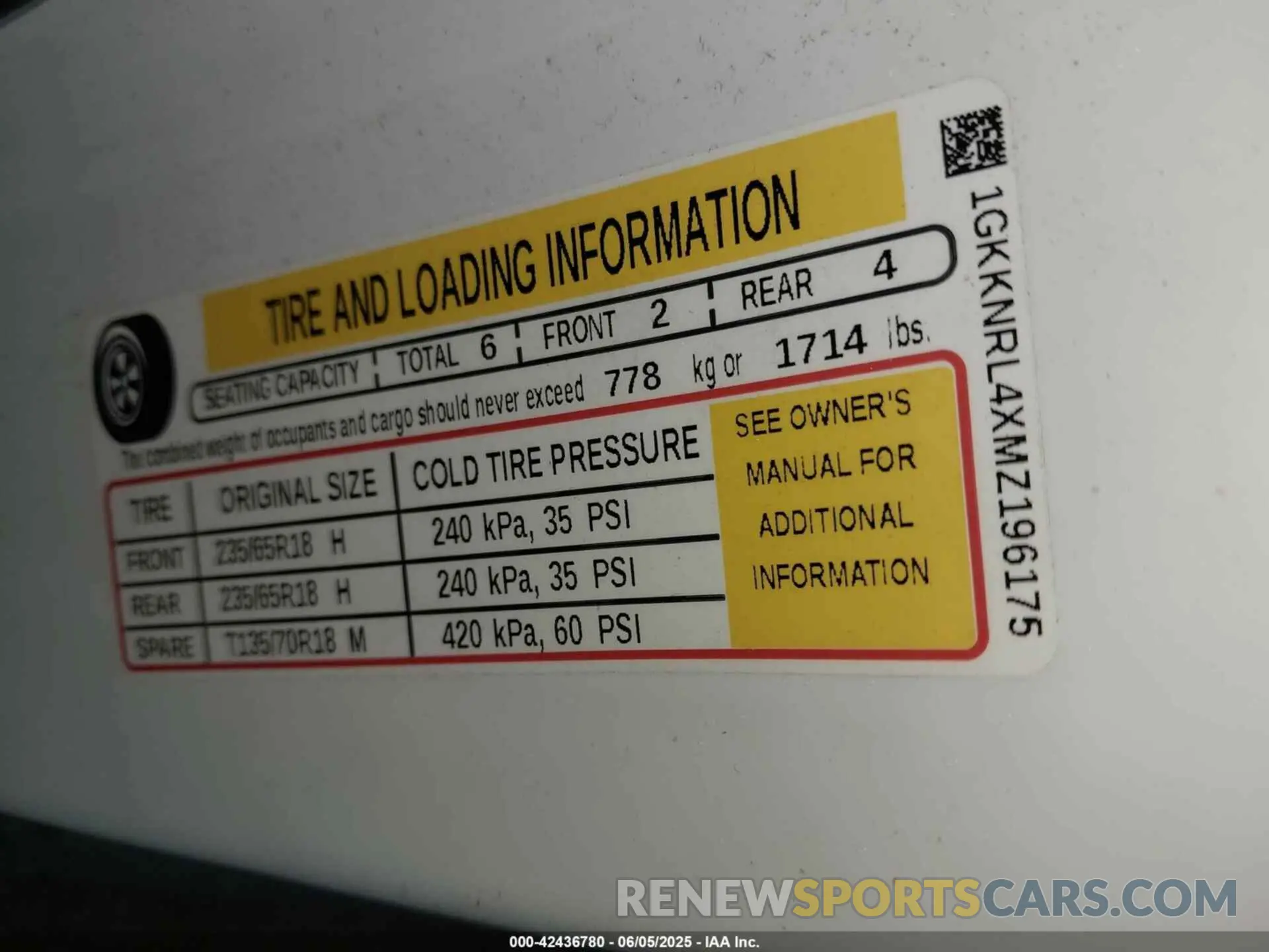 9 Photograph of a damaged car 1GKKNRL4XMZ196175 GMC ACADIA 2021