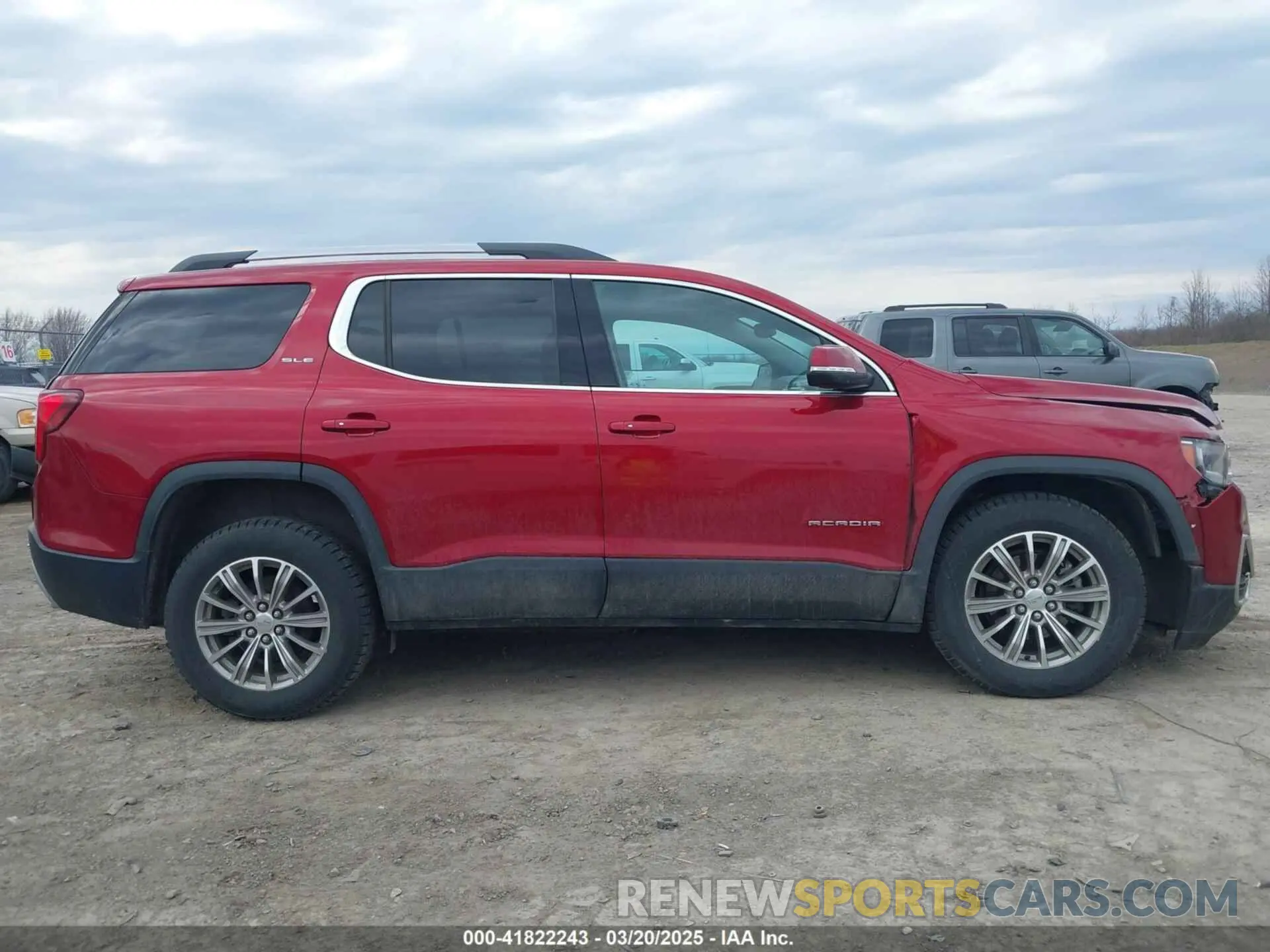 14 Photograph of a damaged car 1GKKNRLS3MZ176171 GMC ACADIA 2021