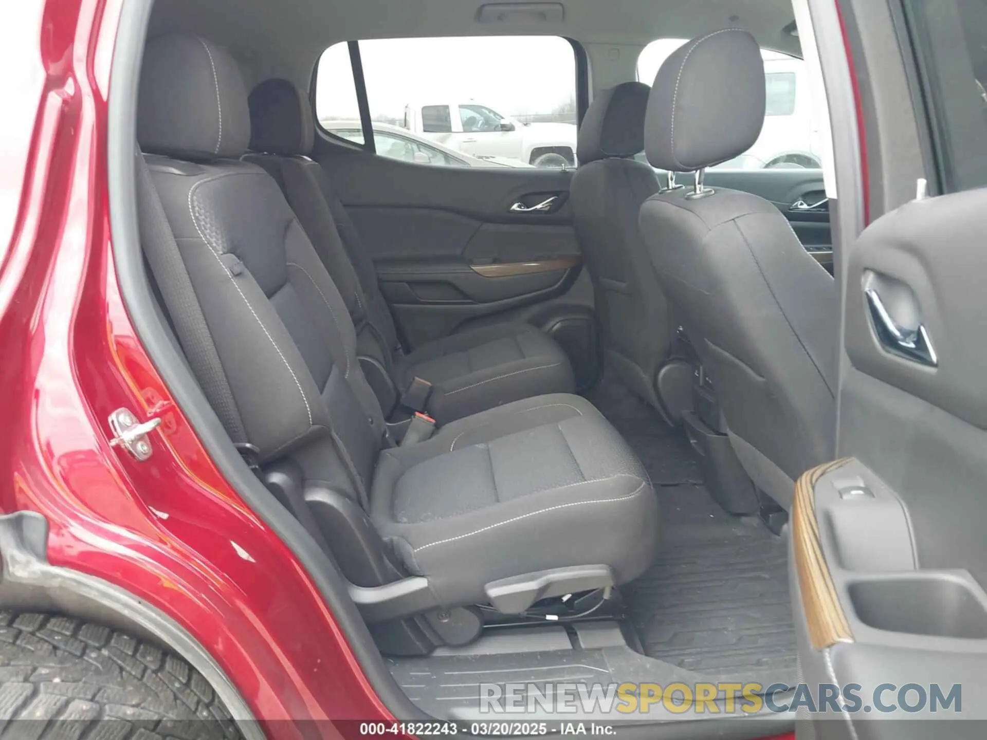 8 Photograph of a damaged car 1GKKNRLS3MZ176171 GMC ACADIA 2021