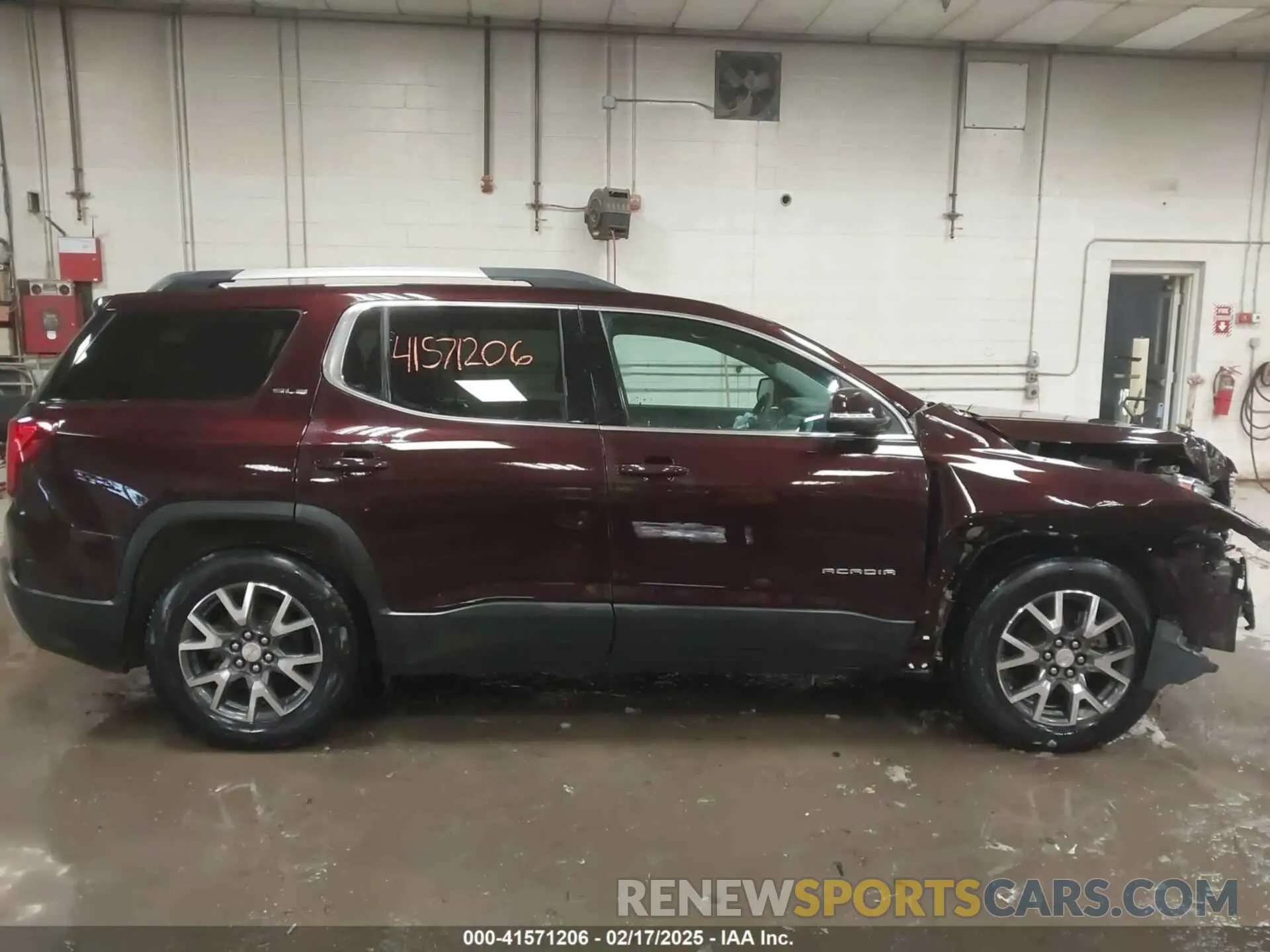 13 Photograph of a damaged car 1GKKNRLS9MZ113401 GMC ACADIA 2021