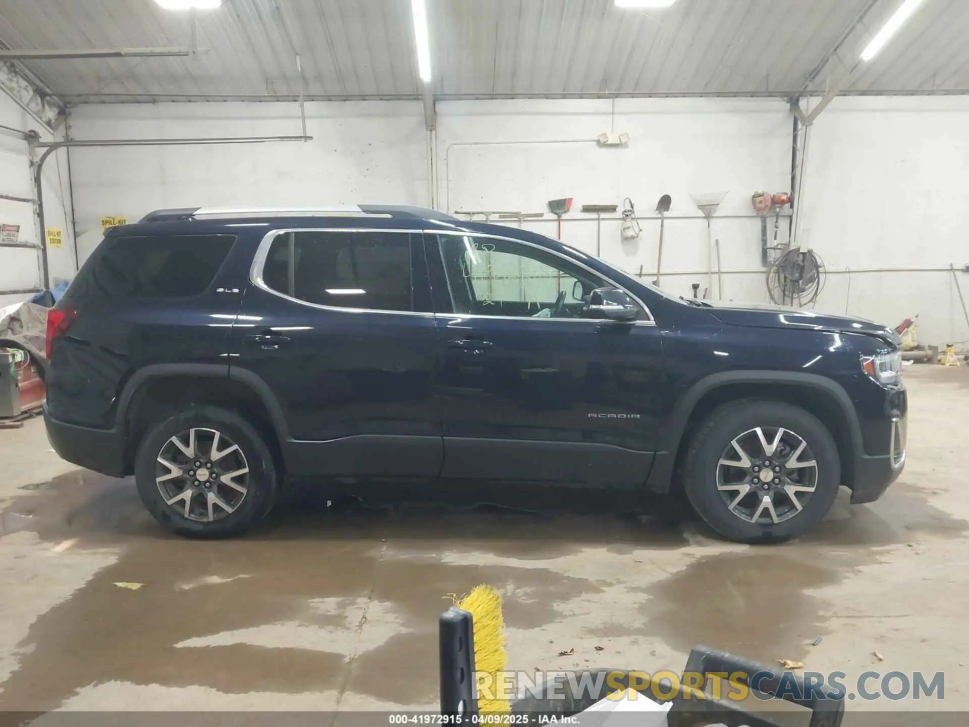 13 Photograph of a damaged car 1GKKNRLS9MZ199809 GMC ACADIA 2021