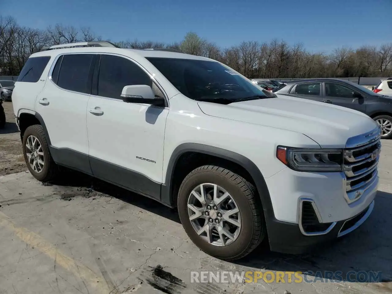 4 Photograph of a damaged car 1GKKNUL41MZ165416 GMC ACADIA 2021
