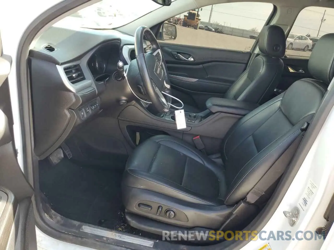 7 Photograph of a damaged car 1GKKNUL41MZ165416 GMC ACADIA 2021