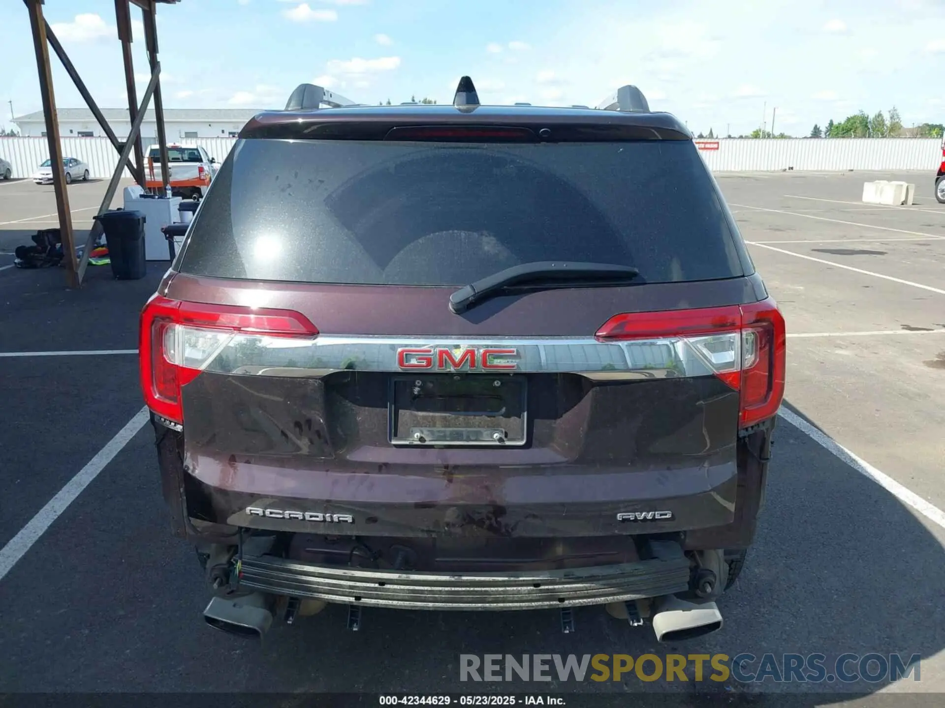 17 Photograph of a damaged car 1GKKNUL42MZ172617 GMC ACADIA 2021