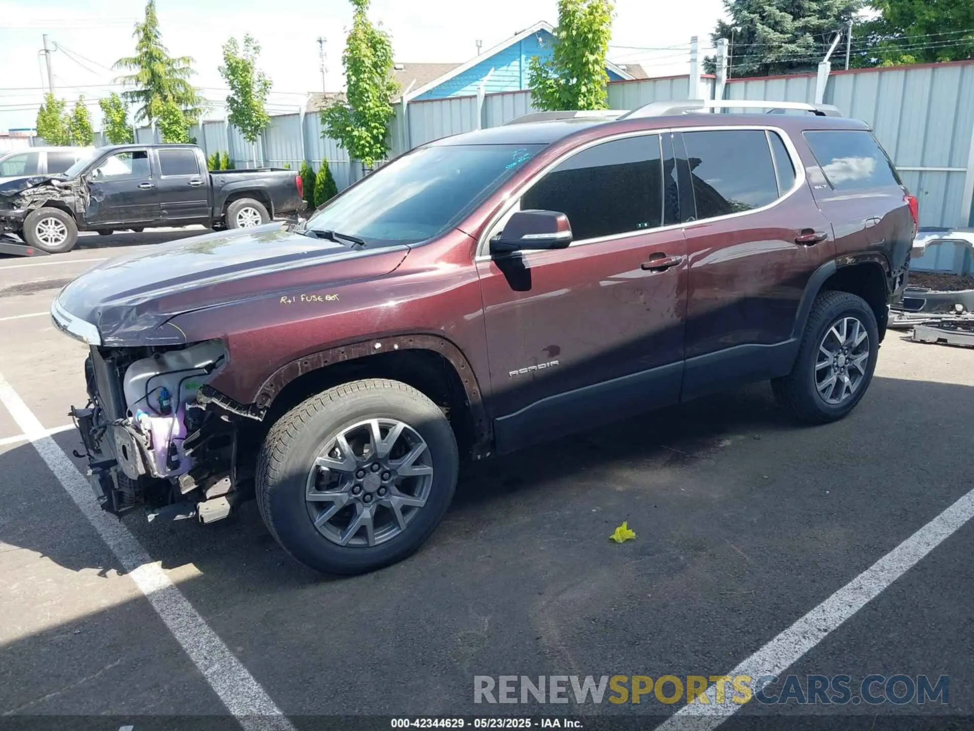 2 Photograph of a damaged car 1GKKNUL42MZ172617 GMC ACADIA 2021