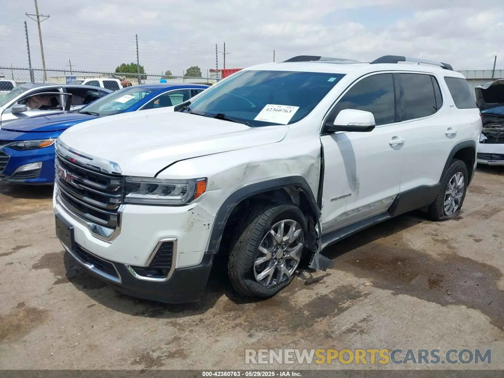 2 Photograph of a damaged car 1GKKNUL42MZ190678 GMC ACADIA 2021
