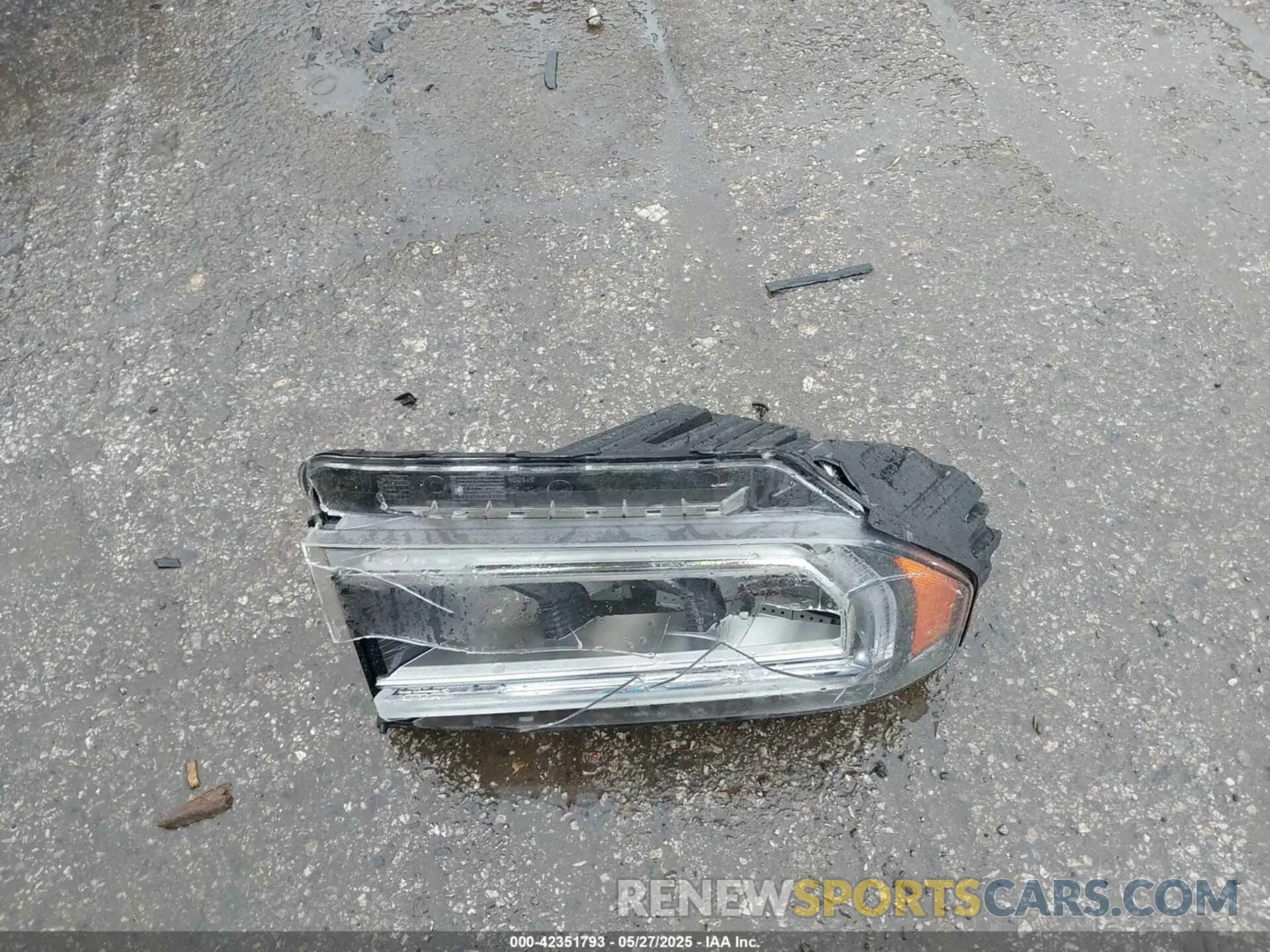 12 Photograph of a damaged car 1GKKNUL46MZ140897 GMC ACADIA 2021