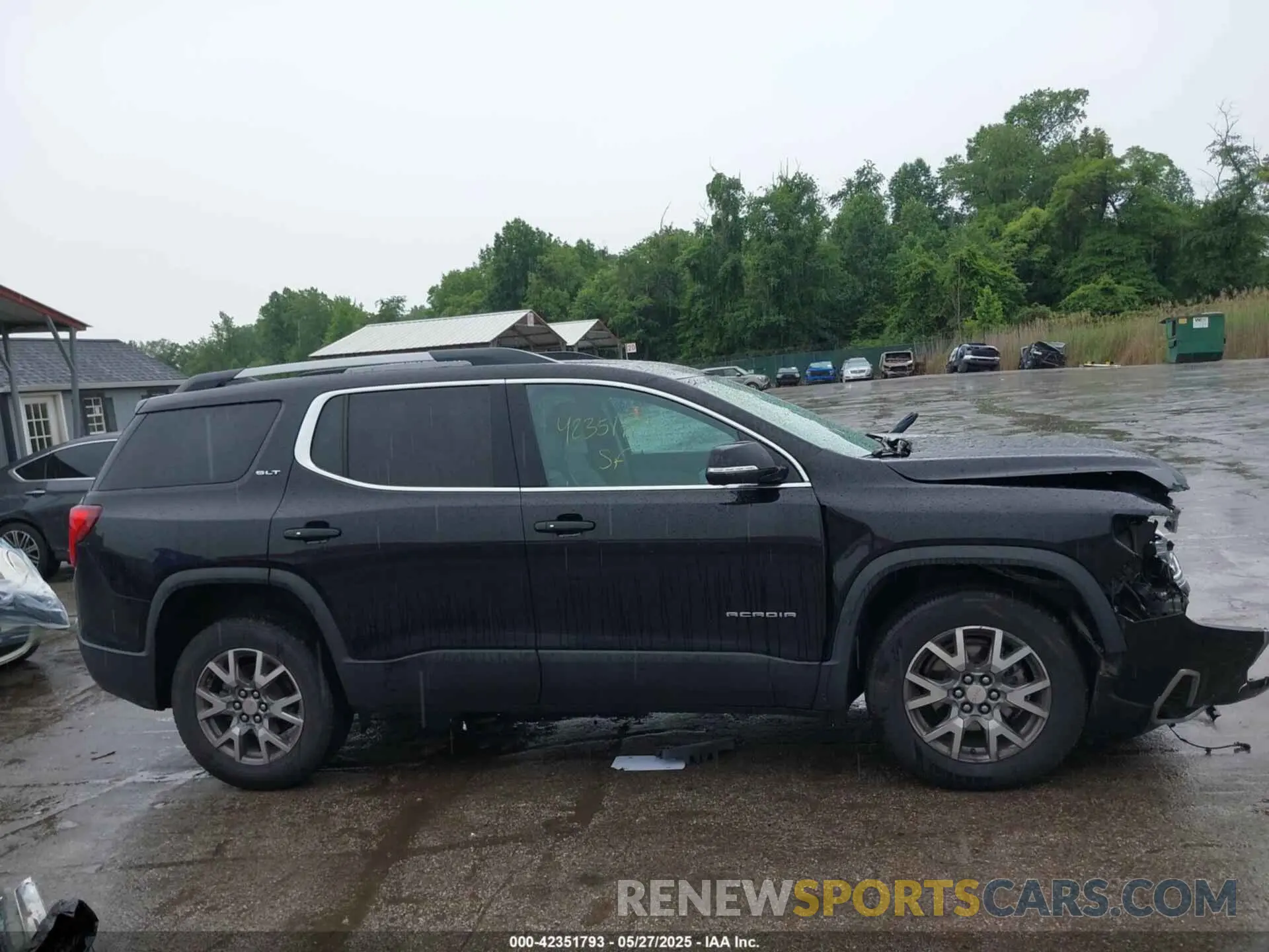 14 Photograph of a damaged car 1GKKNUL46MZ140897 GMC ACADIA 2021