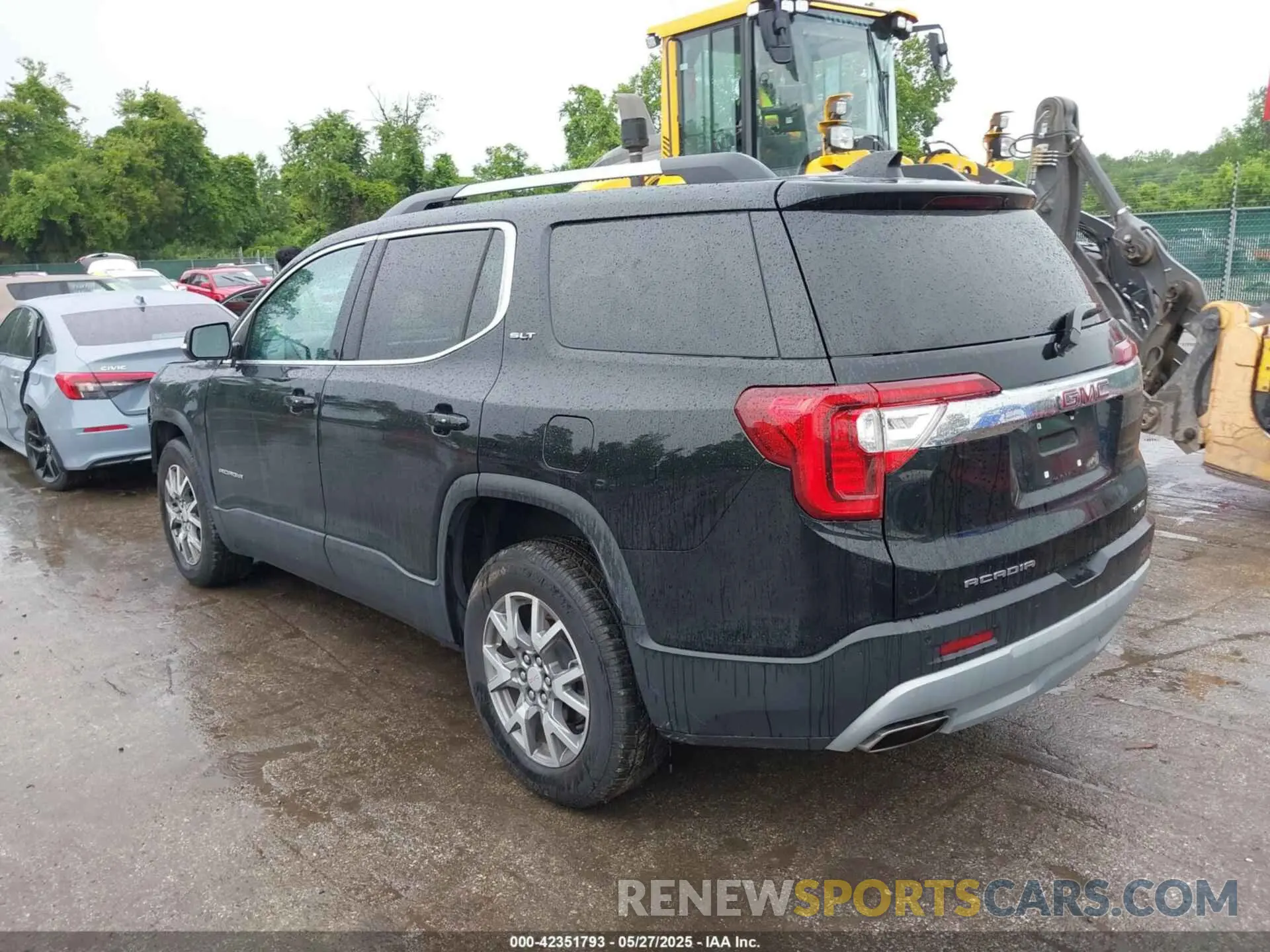 3 Photograph of a damaged car 1GKKNUL46MZ140897 GMC ACADIA 2021