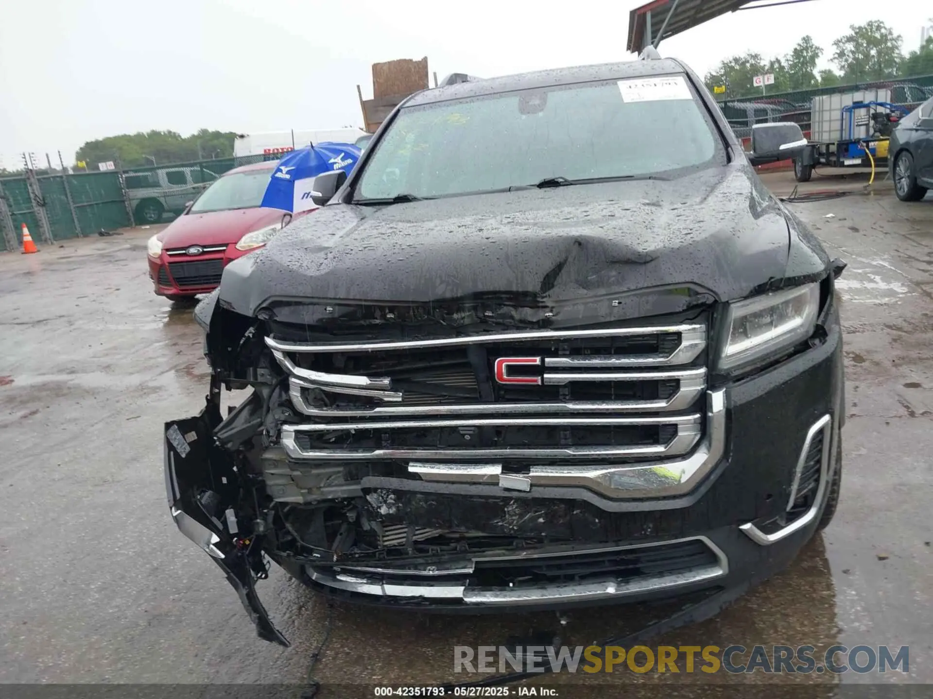 6 Photograph of a damaged car 1GKKNUL46MZ140897 GMC ACADIA 2021