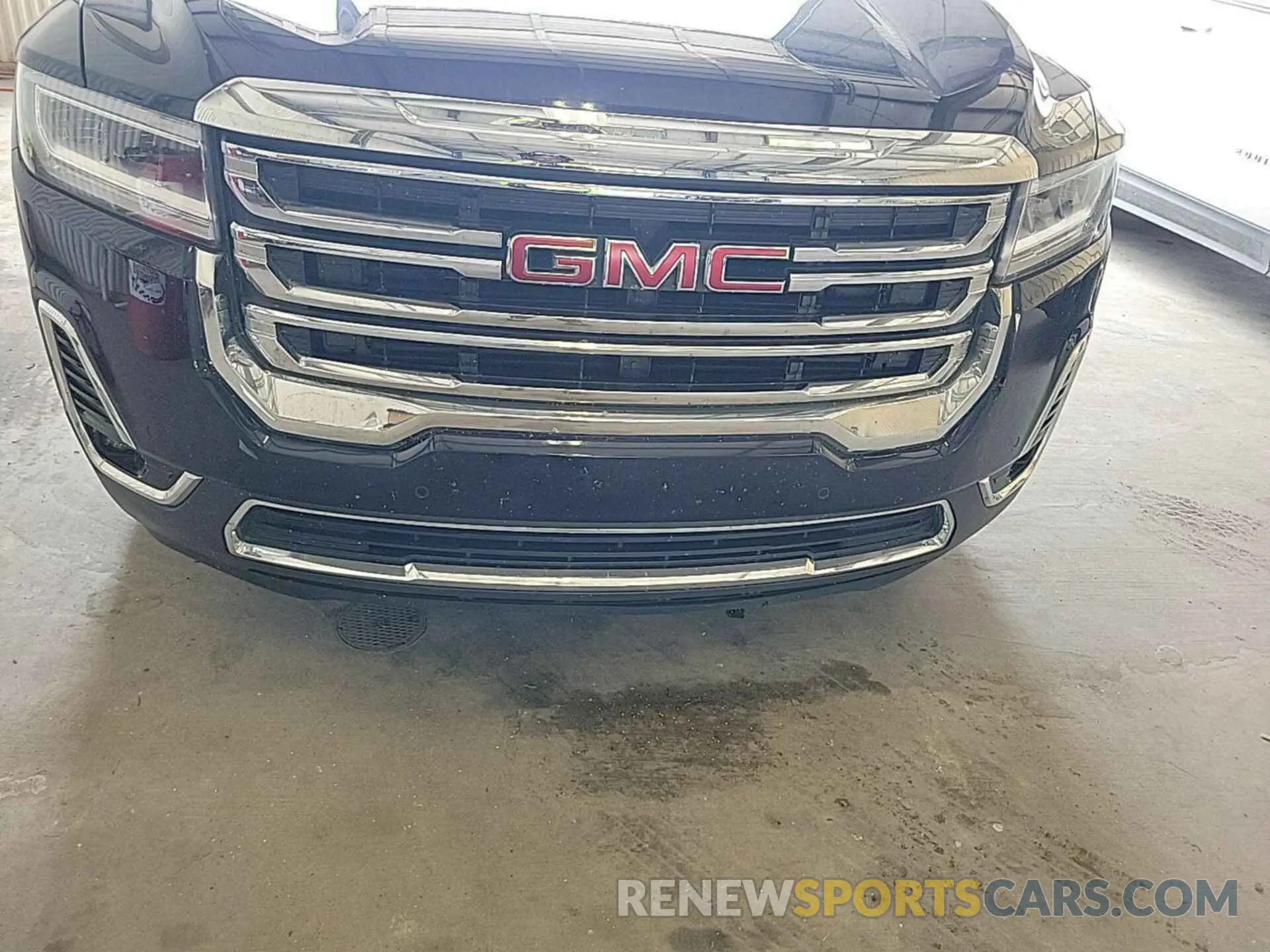 11 Photograph of a damaged car 1GKKNULS0MZ183324 GMC ACADIA 2021