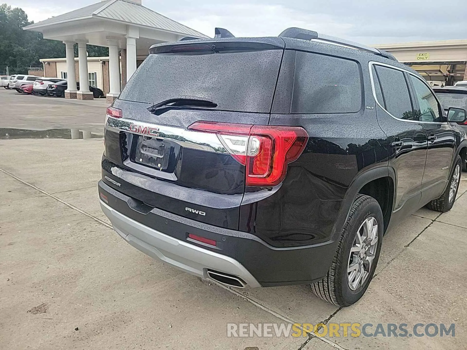 21 Photograph of a damaged car 1GKKNULS0MZ183324 GMC ACADIA 2021