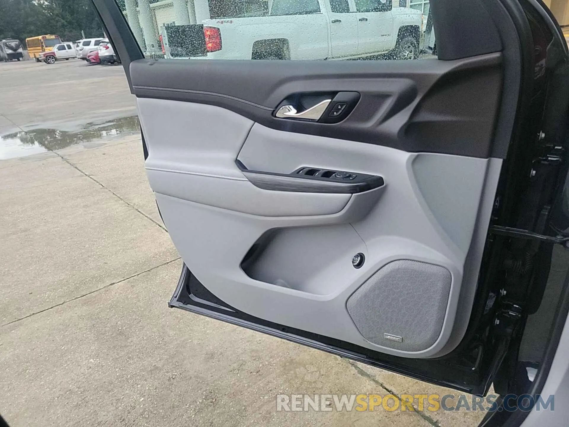 25 Photograph of a damaged car 1GKKNULS0MZ183324 GMC ACADIA 2021