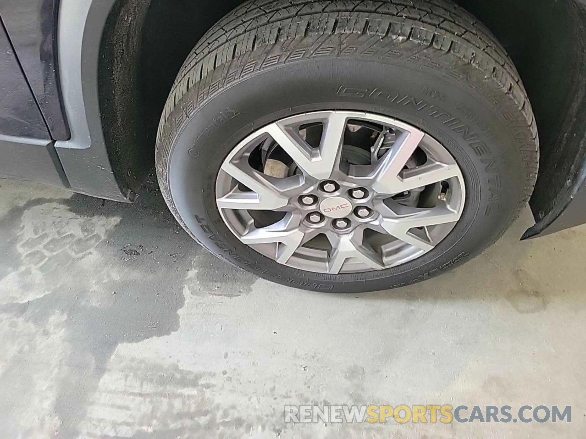 9 Photograph of a damaged car 1GKKNULS0MZ183324 GMC ACADIA 2021