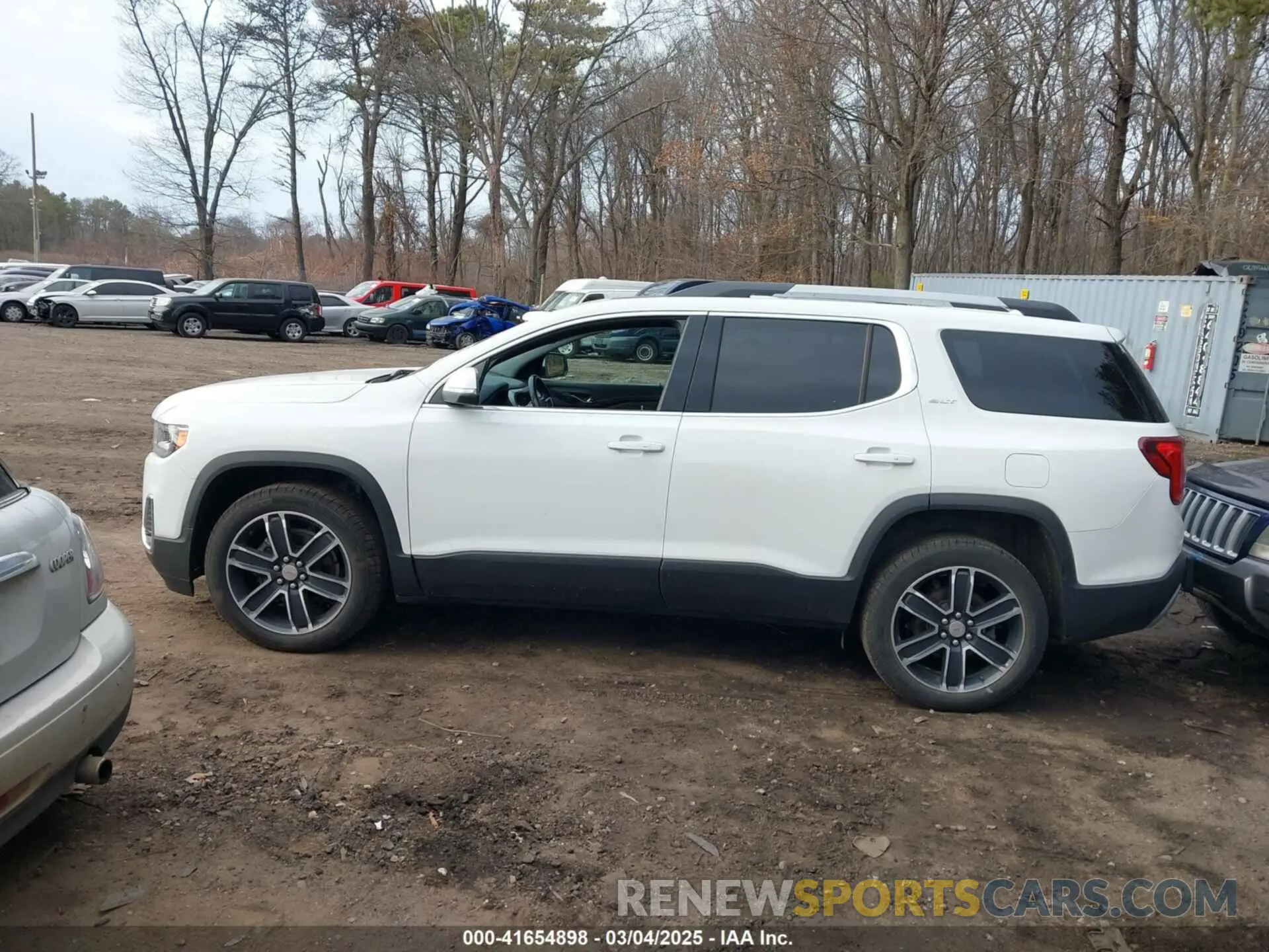 14 Photograph of a damaged car 1GKKNULS2MZ173393 GMC ACADIA 2021