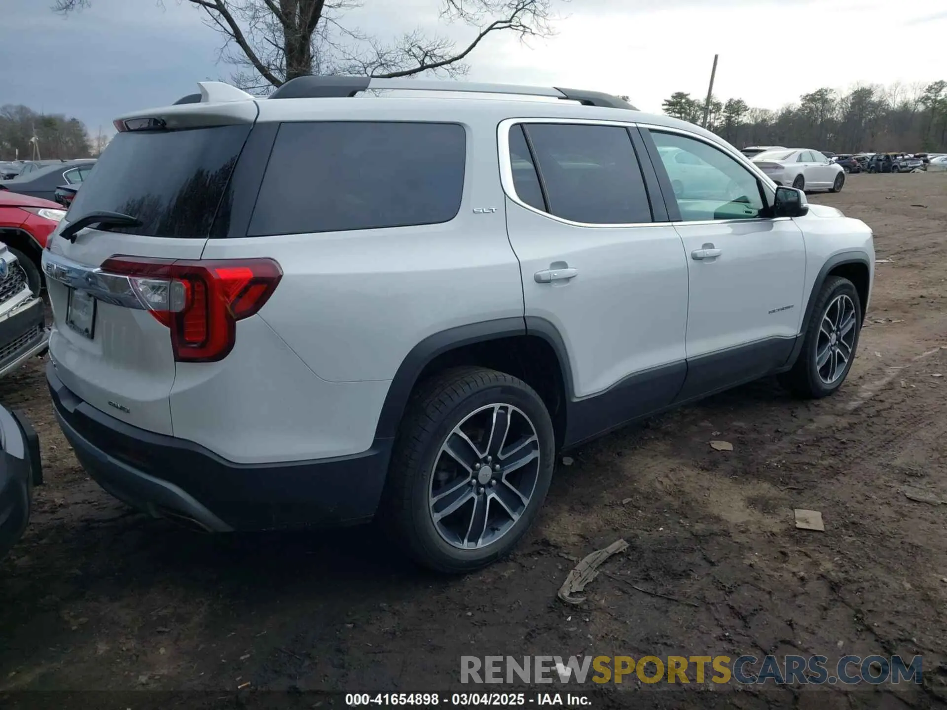 4 Photograph of a damaged car 1GKKNULS2MZ173393 GMC ACADIA 2021