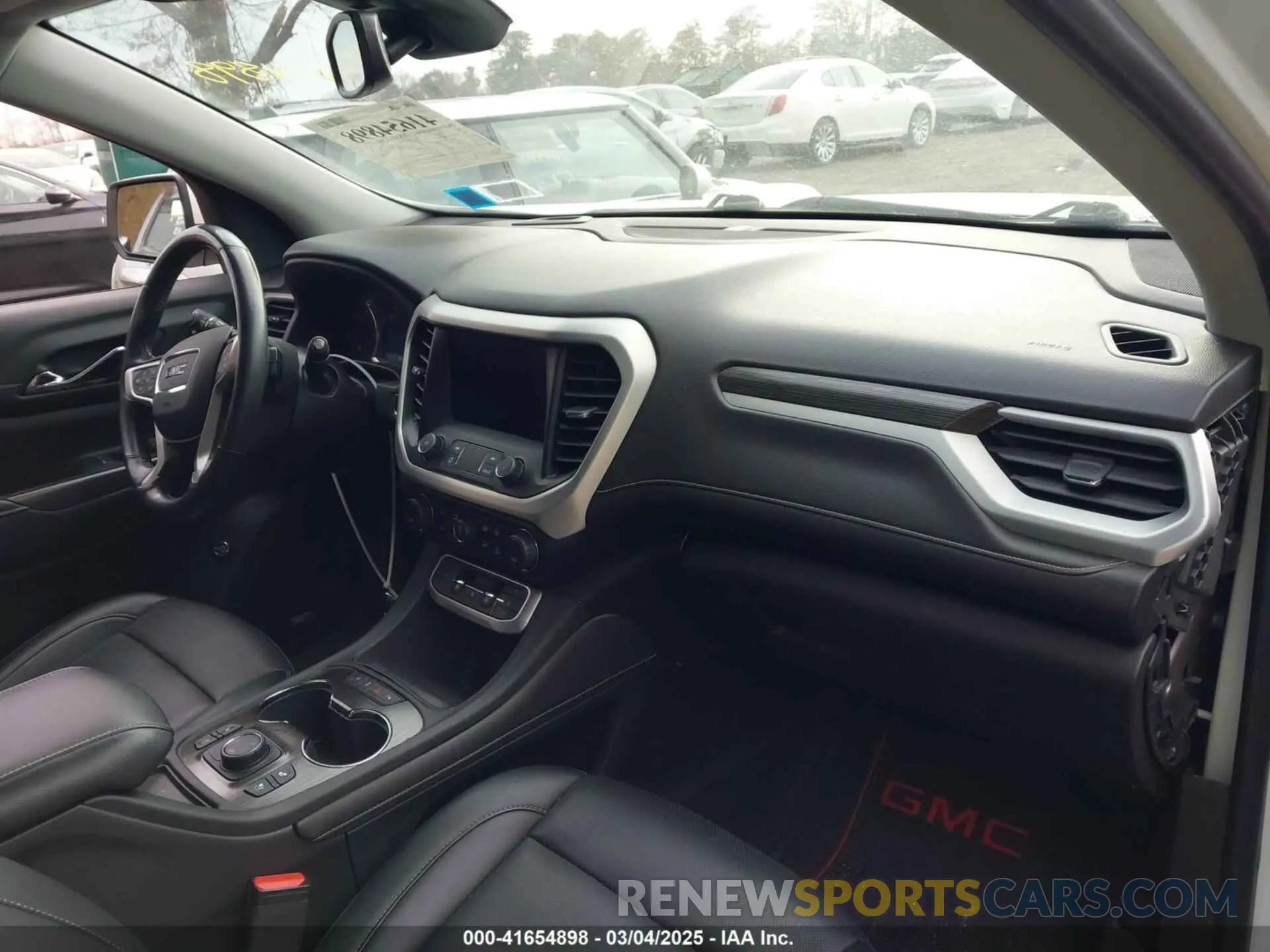 5 Photograph of a damaged car 1GKKNULS2MZ173393 GMC ACADIA 2021