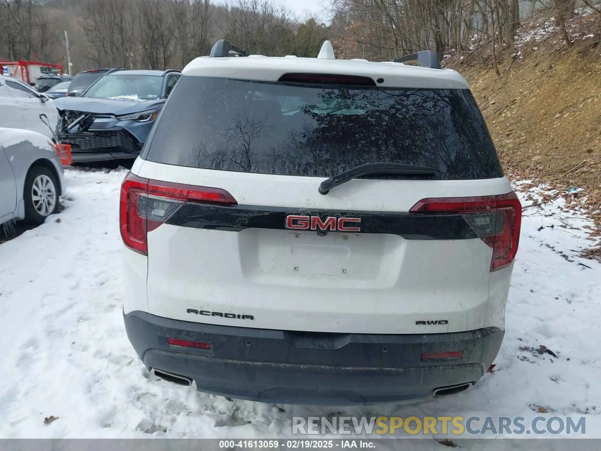 15 Photograph of a damaged car 1GKKNULS2MZ211138 GMC ACADIA 2021
