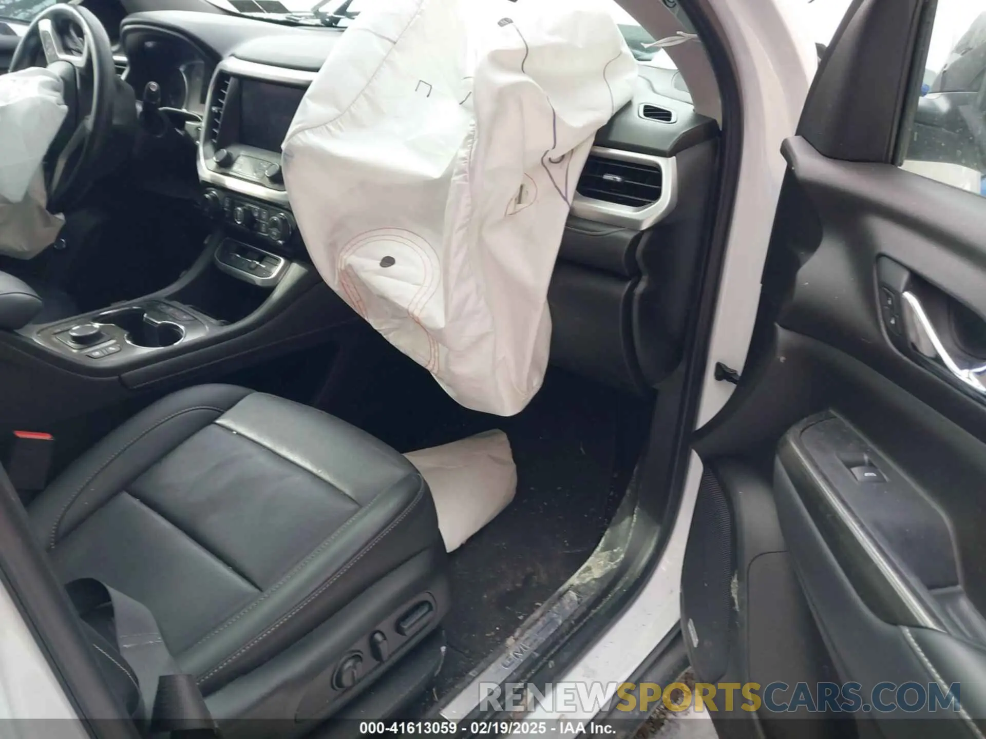 5 Photograph of a damaged car 1GKKNULS2MZ211138 GMC ACADIA 2021
