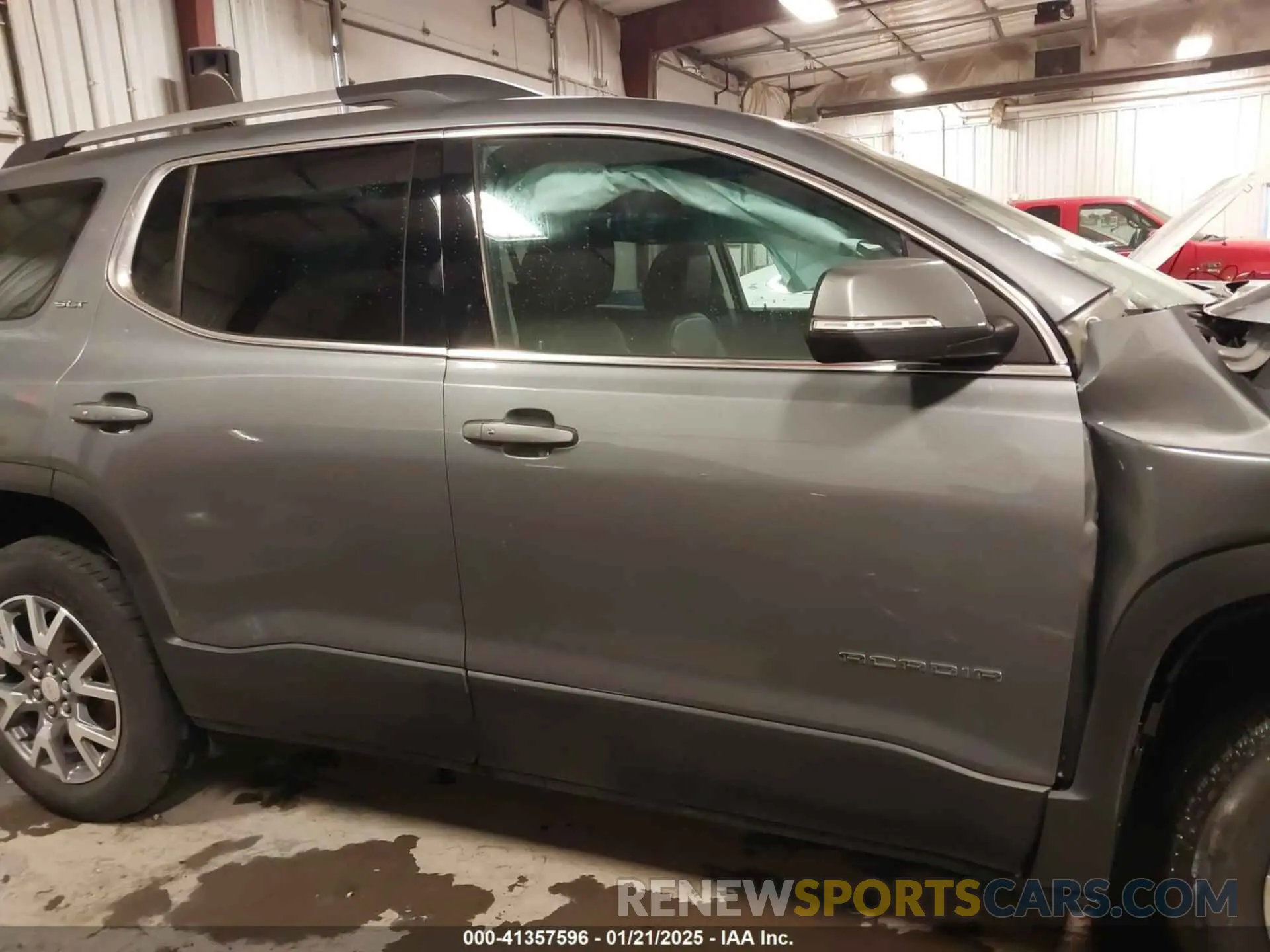14 Photograph of a damaged car 1GKKNULS4MZ116712 GMC ACADIA 2021