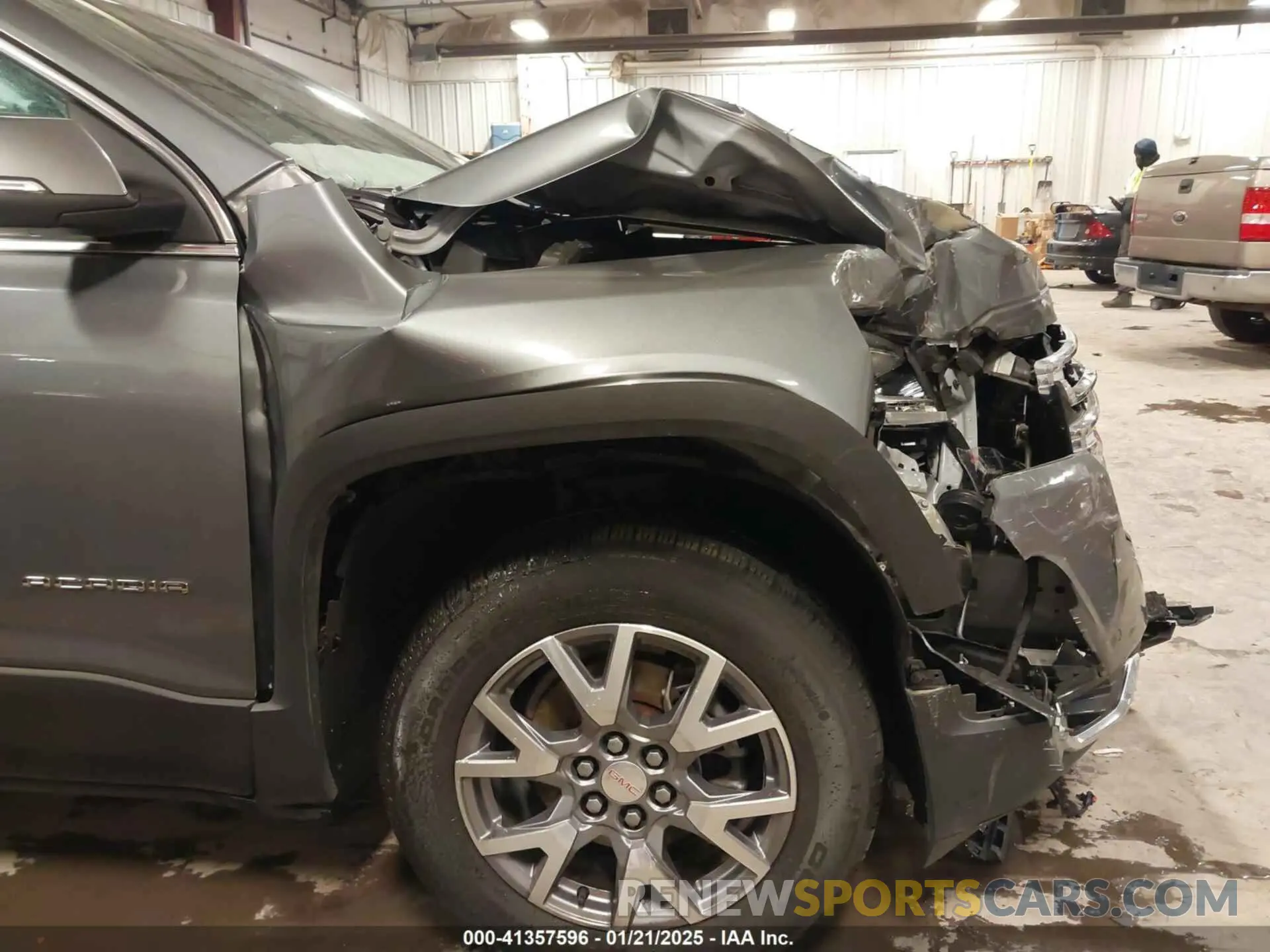 19 Photograph of a damaged car 1GKKNULS4MZ116712 GMC ACADIA 2021