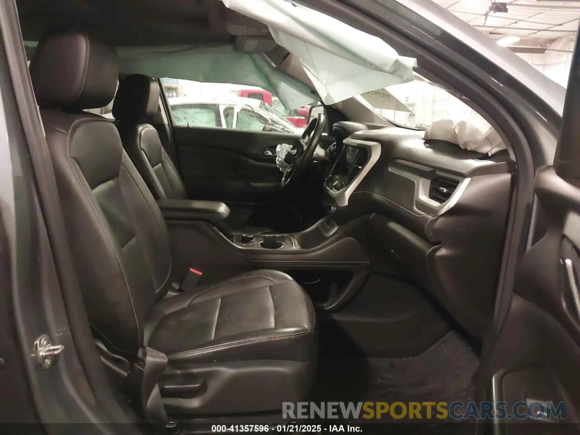 5 Photograph of a damaged car 1GKKNULS4MZ116712 GMC ACADIA 2021