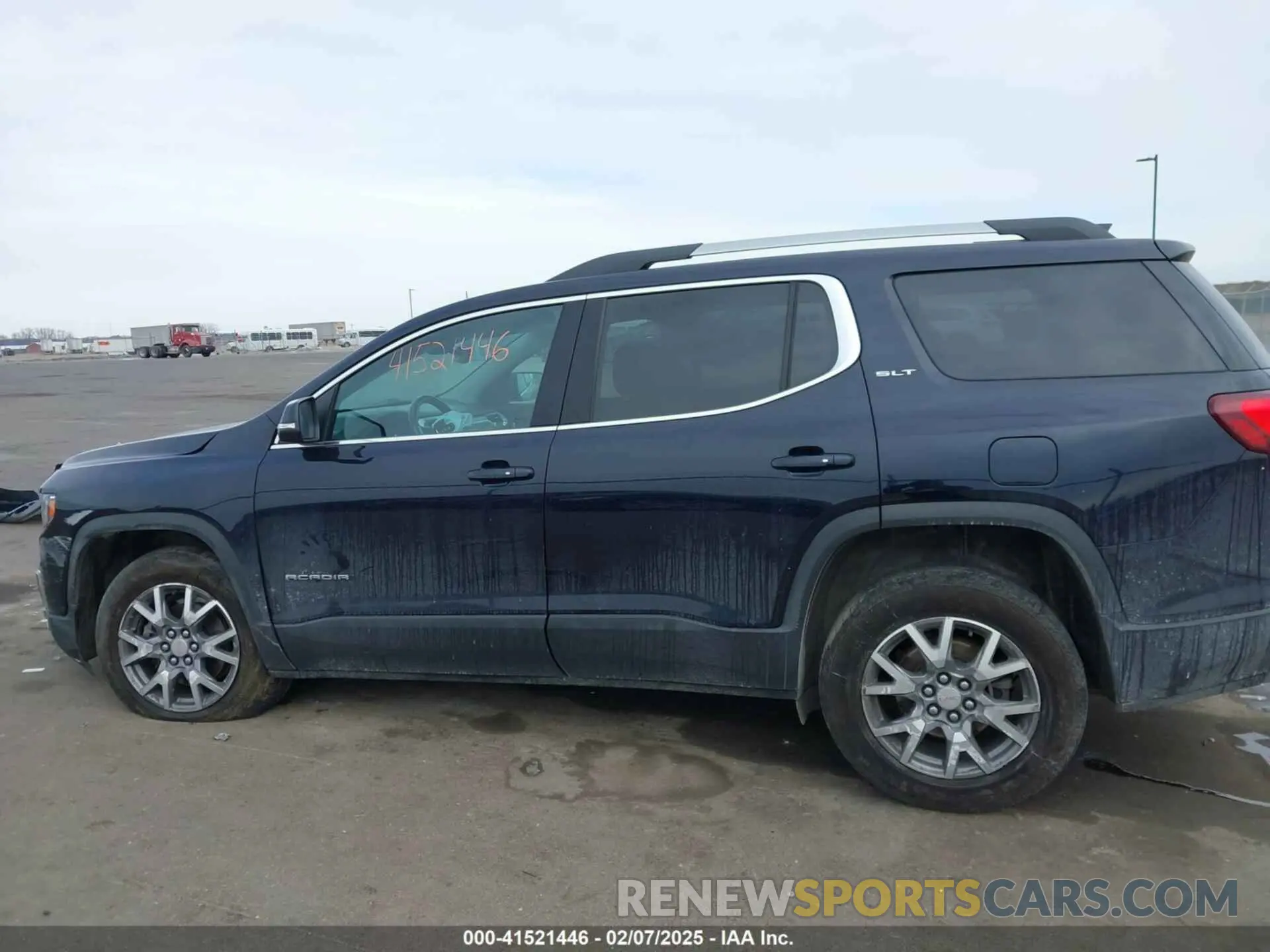 14 Photograph of a damaged car 1GKKNULS4MZ147457 GMC ACADIA 2021