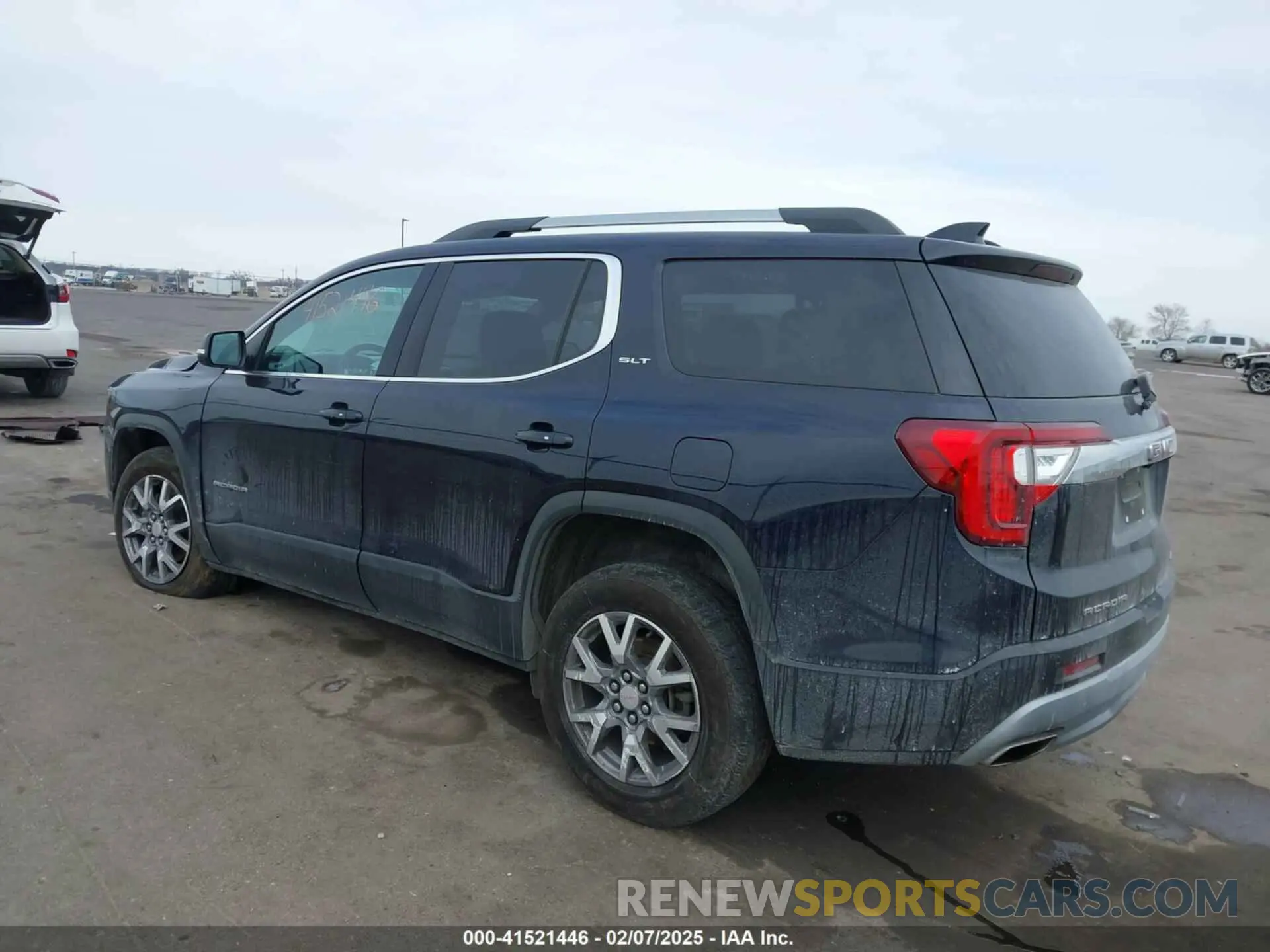 3 Photograph of a damaged car 1GKKNULS4MZ147457 GMC ACADIA 2021