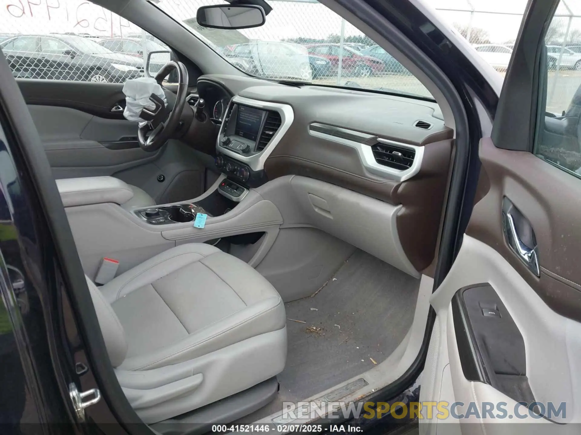 5 Photograph of a damaged car 1GKKNULS4MZ147457 GMC ACADIA 2021