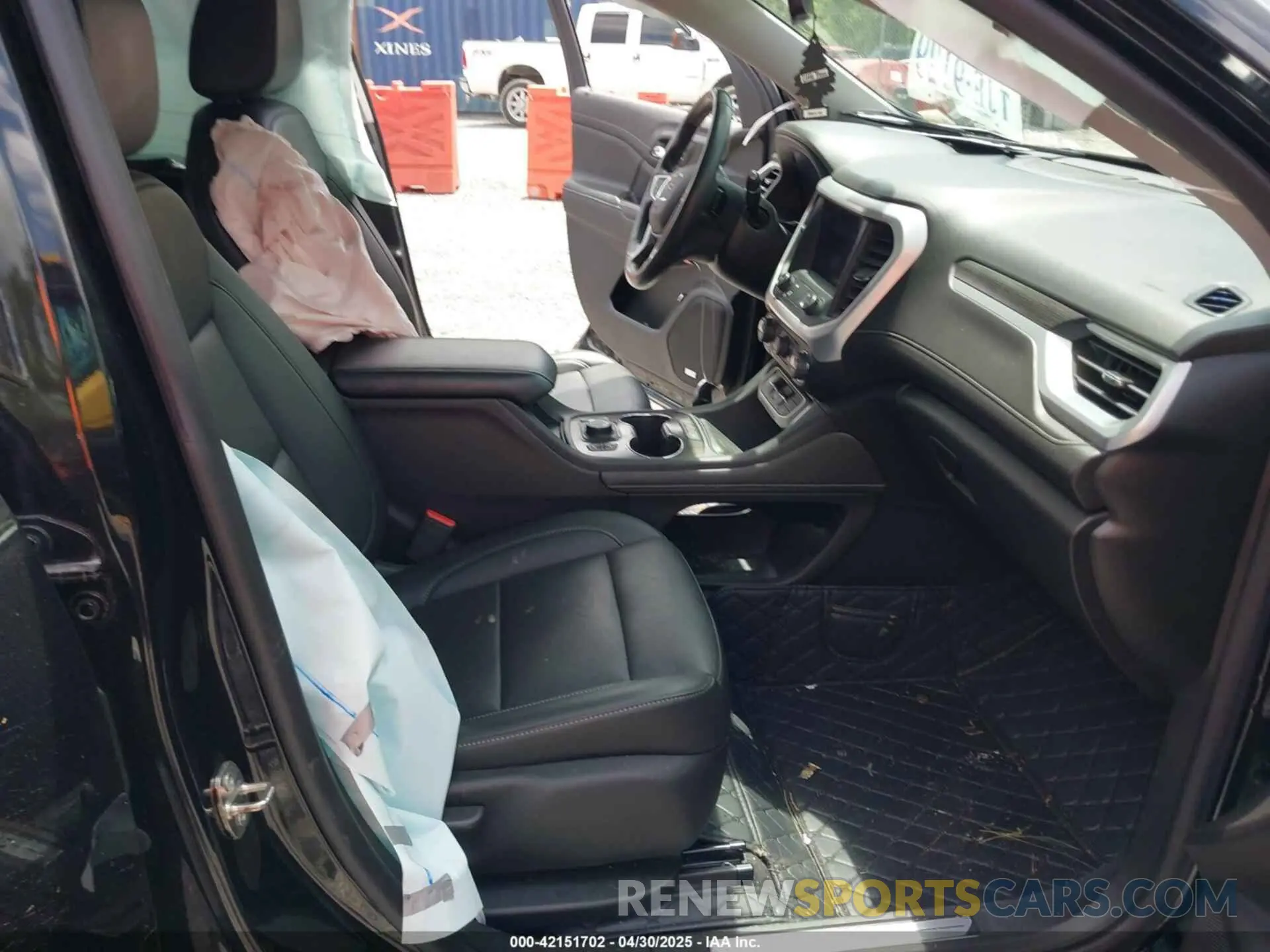 5 Photograph of a damaged car 1GKKNULS5MZ176255 GMC ACADIA 2021