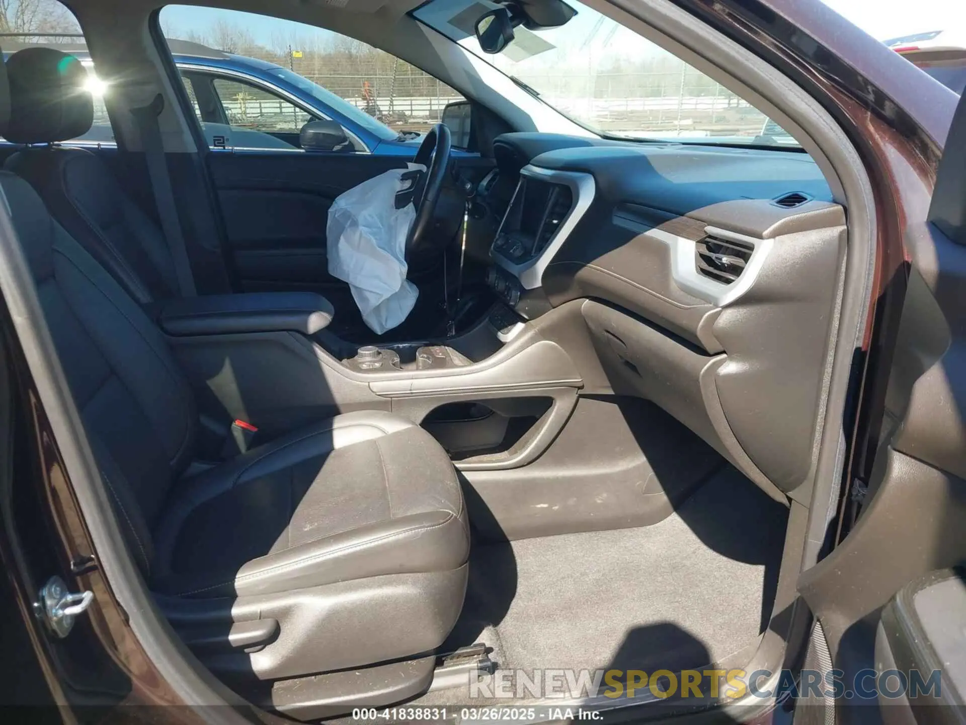 5 Photograph of a damaged car 1GKKNULS6MZ109017 GMC ACADIA 2021