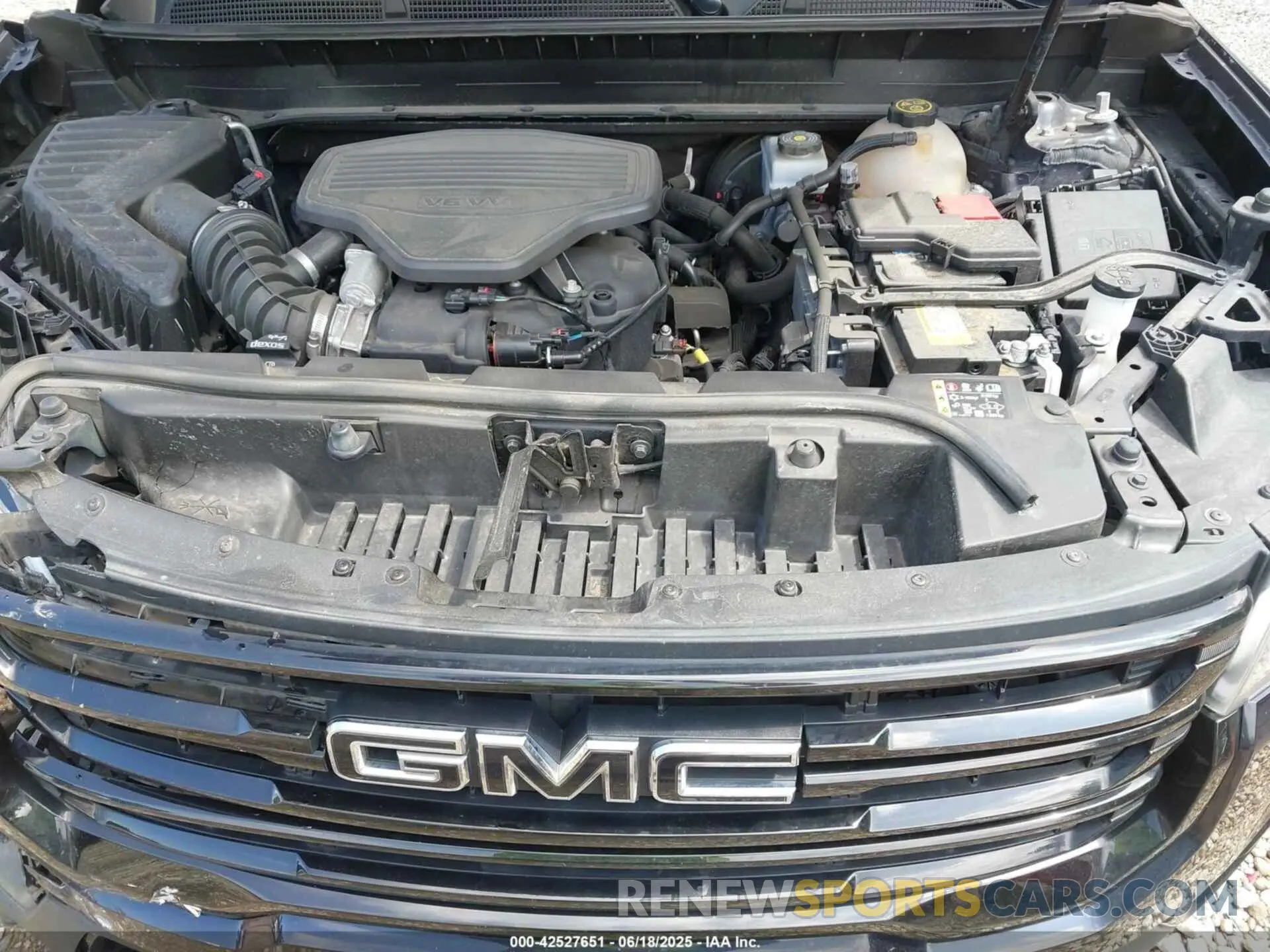 10 Photograph of a damaged car 1GKKNULS6MZ130725 GMC ACADIA 2021
