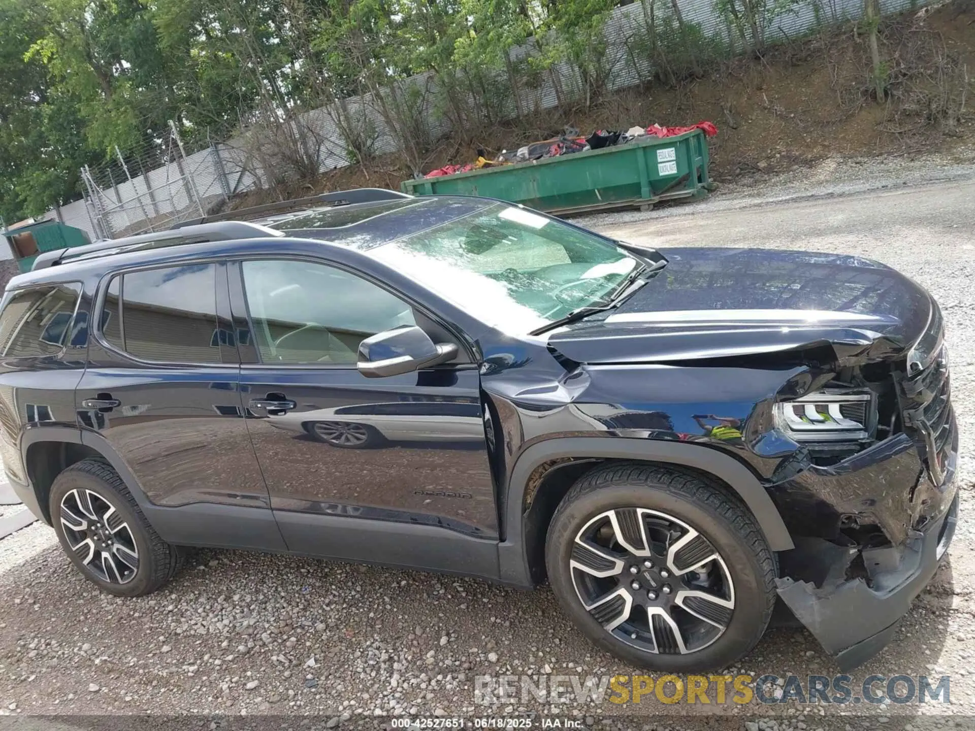 13 Photograph of a damaged car 1GKKNULS6MZ130725 GMC ACADIA 2021