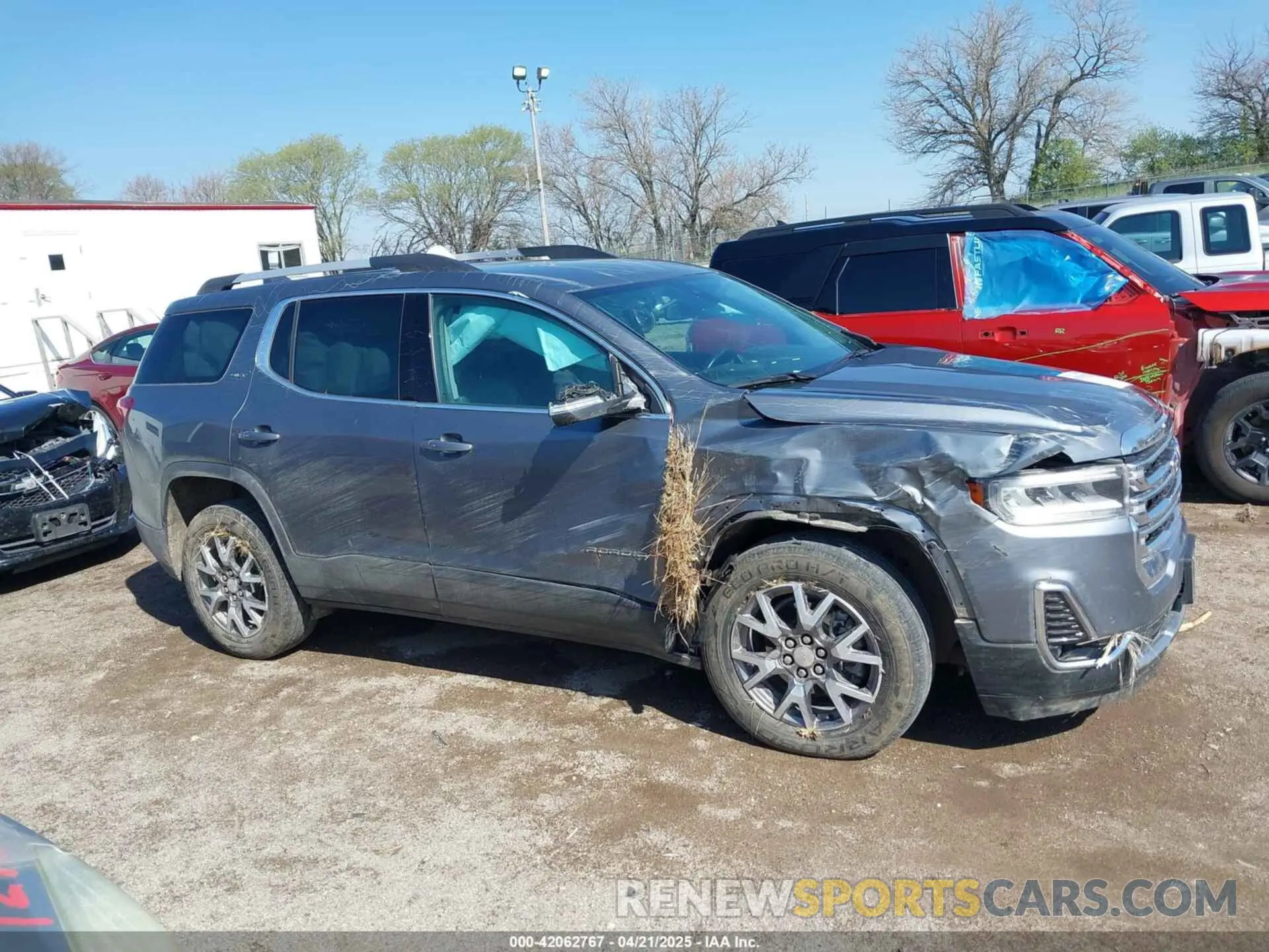 14 Photograph of a damaged car 1GKKNULSXMZ102801 GMC ACADIA 2021