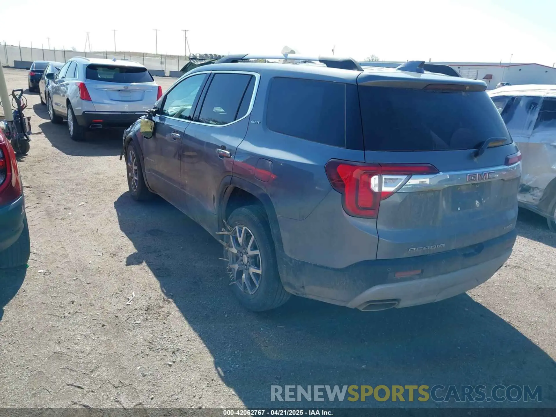 3 Photograph of a damaged car 1GKKNULSXMZ102801 GMC ACADIA 2021