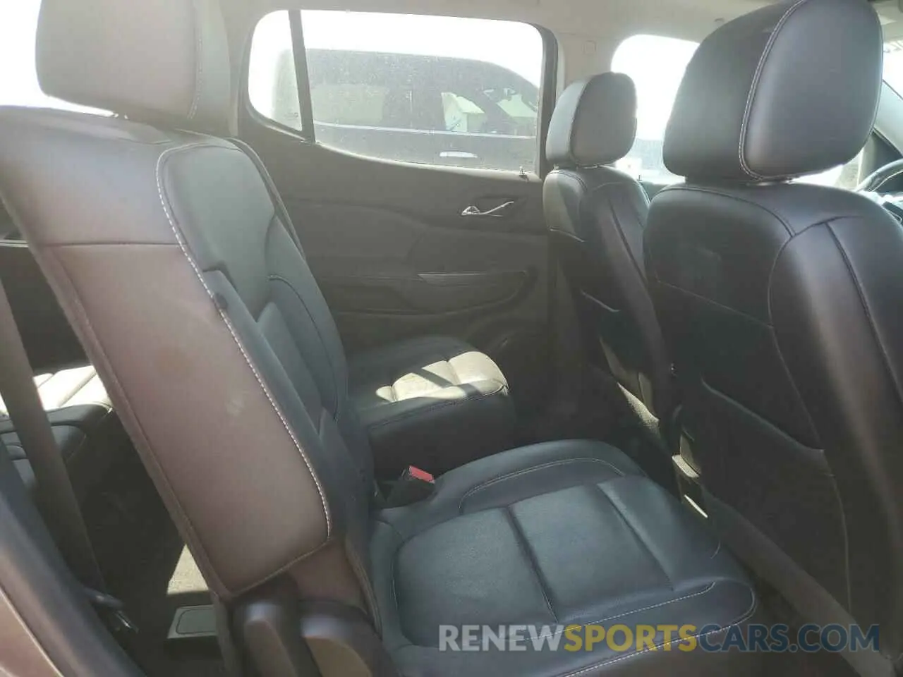 11 Photograph of a damaged car 1GKKNULSXMZ174159 GMC ACADIA 2021