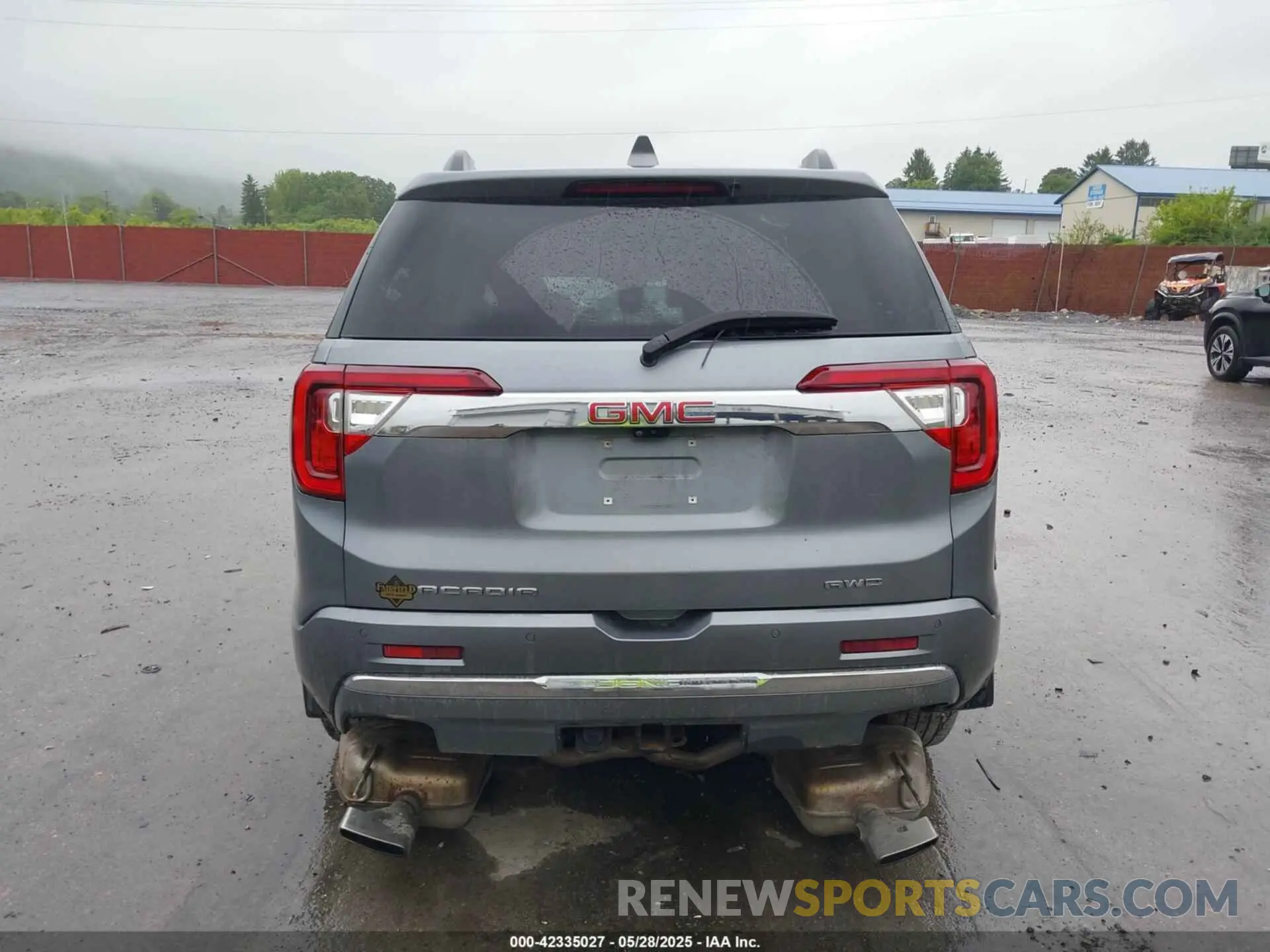 15 Photograph of a damaged car 1GKKNXLS1MZ160927 GMC ACADIA 2021
