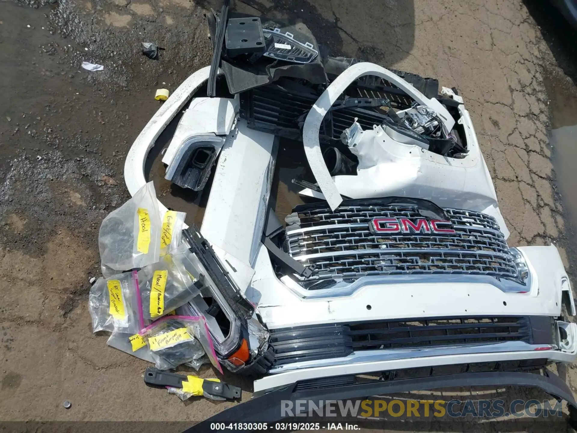 12 Photograph of a damaged car 1GKKNXLS4MZ105646 GMC ACADIA 2021