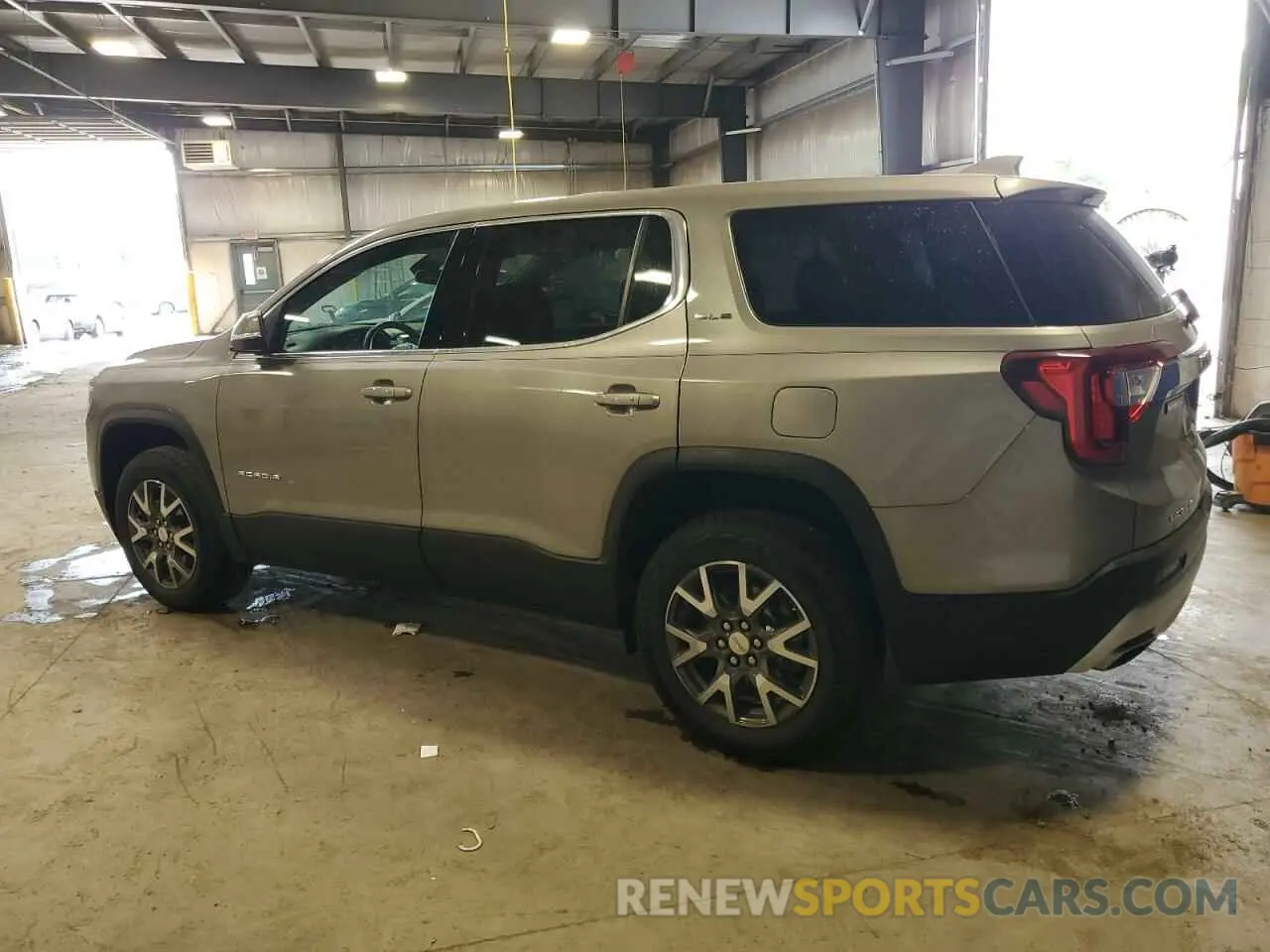 2 Photograph of a damaged car 1GKKNKL41NZ122720 GMC ACADIA 2022