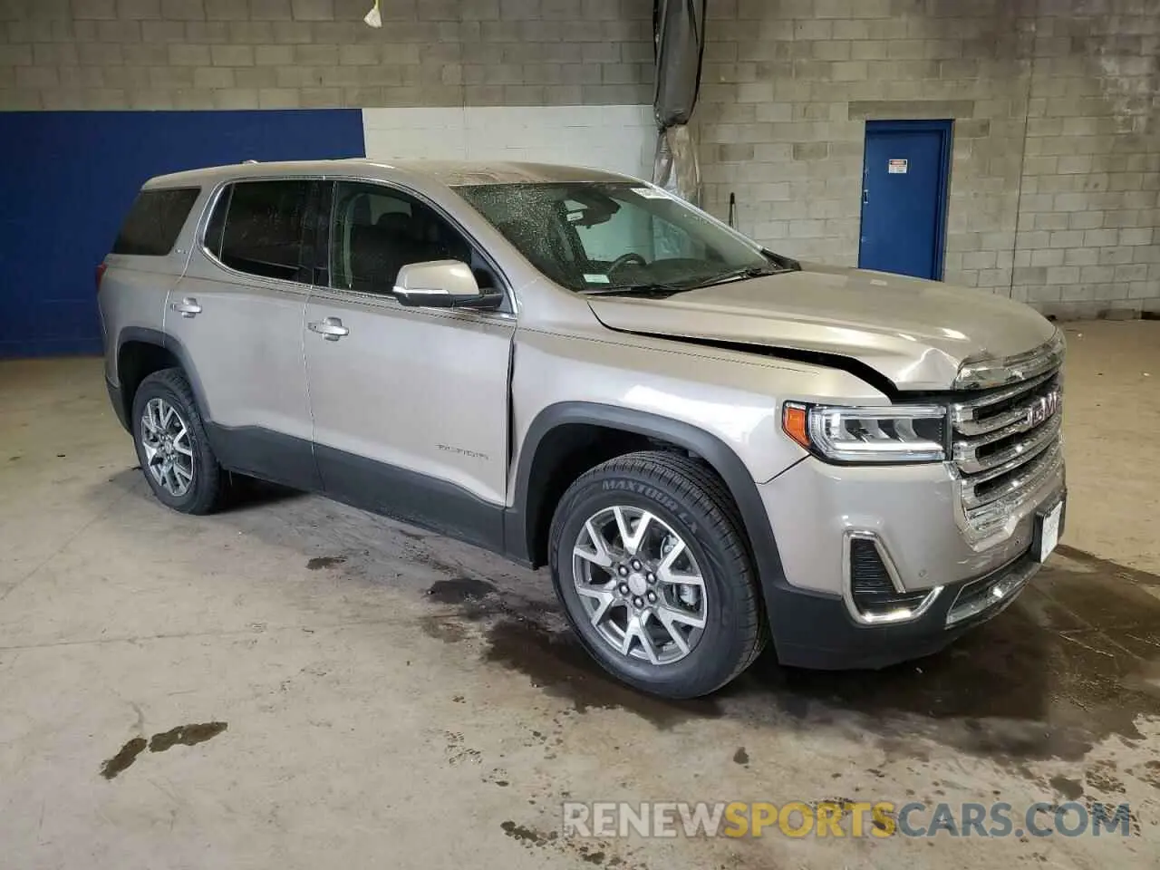 4 Photograph of a damaged car 1GKKNKL41NZ122720 GMC ACADIA 2022