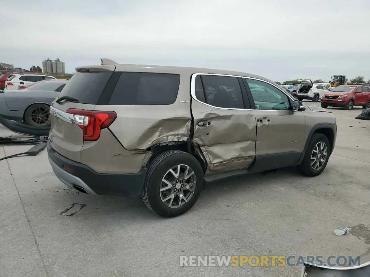 3 Photograph of a damaged car 1GKKNKL42NZ135170 GMC ACADIA 2022