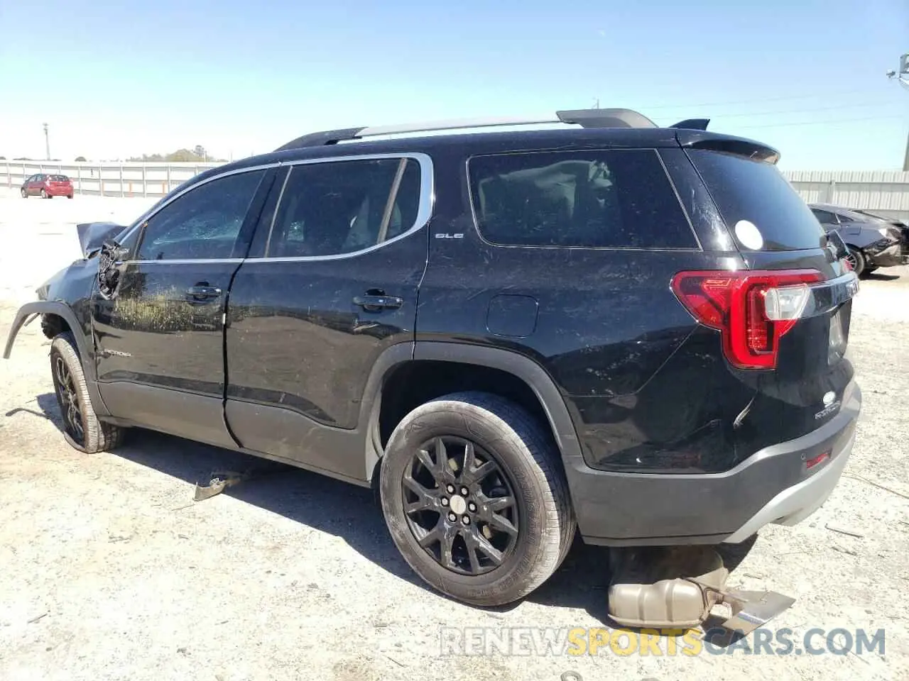 2 Photograph of a damaged car 1GKKNKL42NZ164037 GMC ACADIA 2022