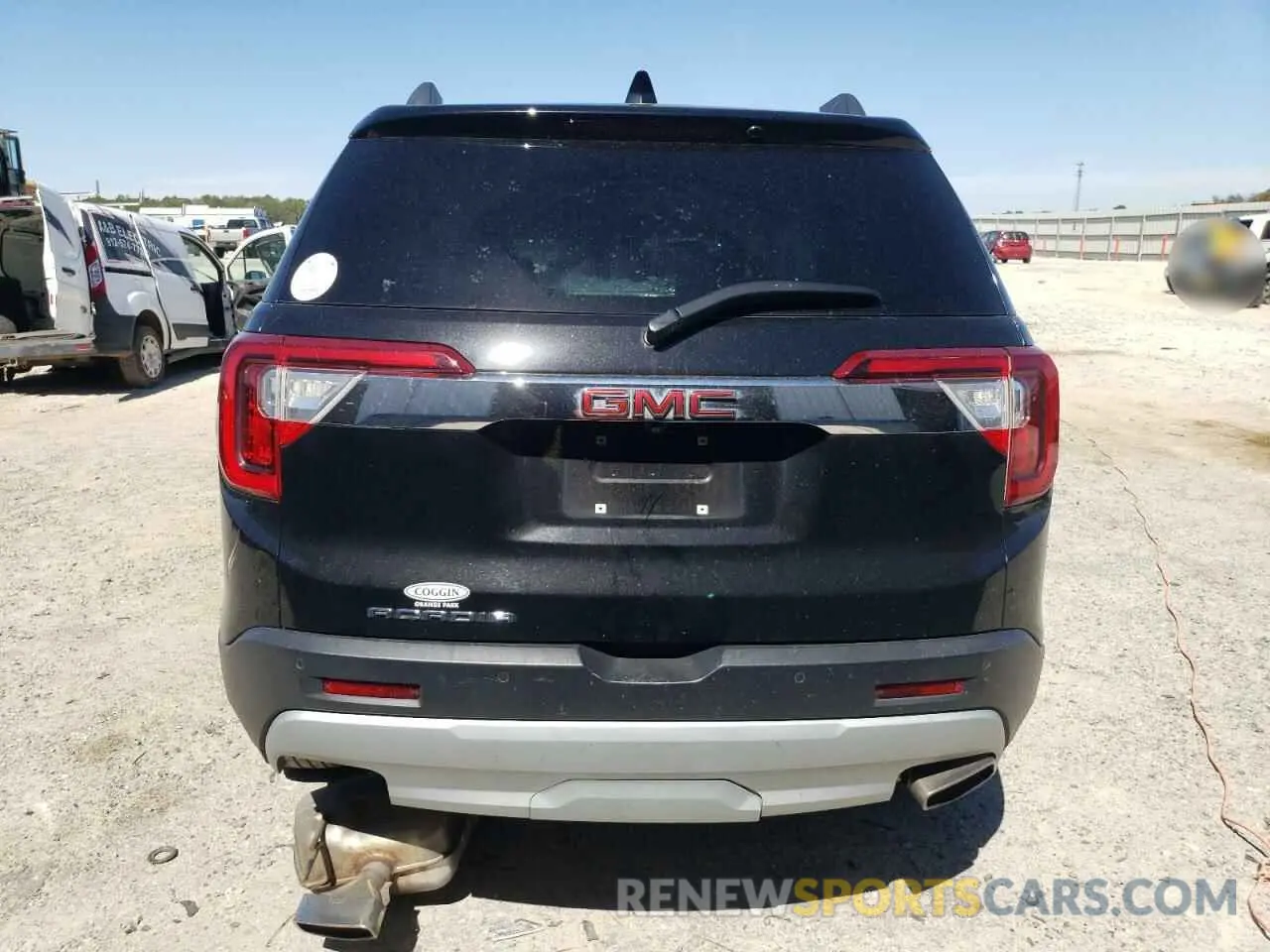 6 Photograph of a damaged car 1GKKNKL42NZ164037 GMC ACADIA 2022