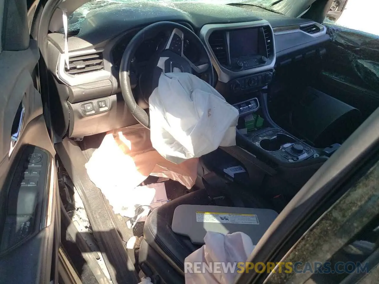 8 Photograph of a damaged car 1GKKNKL42NZ164037 GMC ACADIA 2022